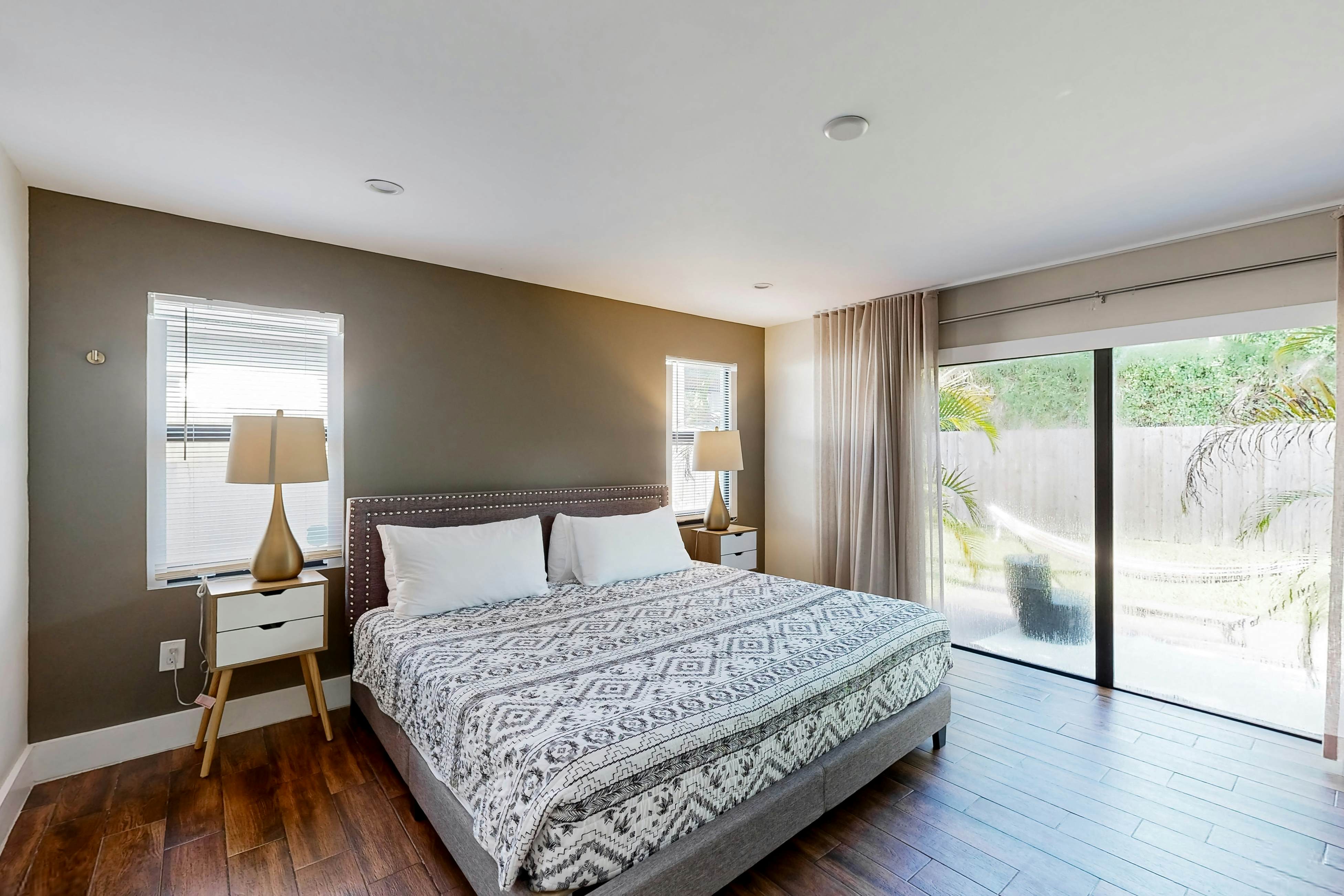 Mid-Century Modern Oasis