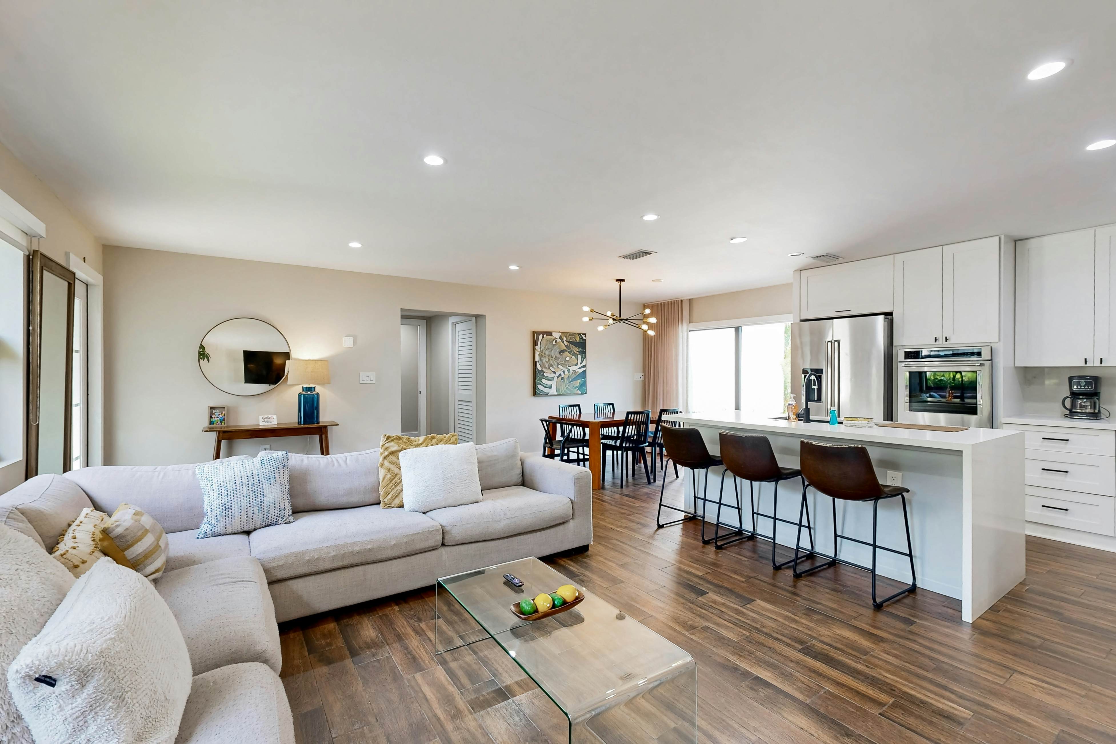 Mid-Century Modern Oasis