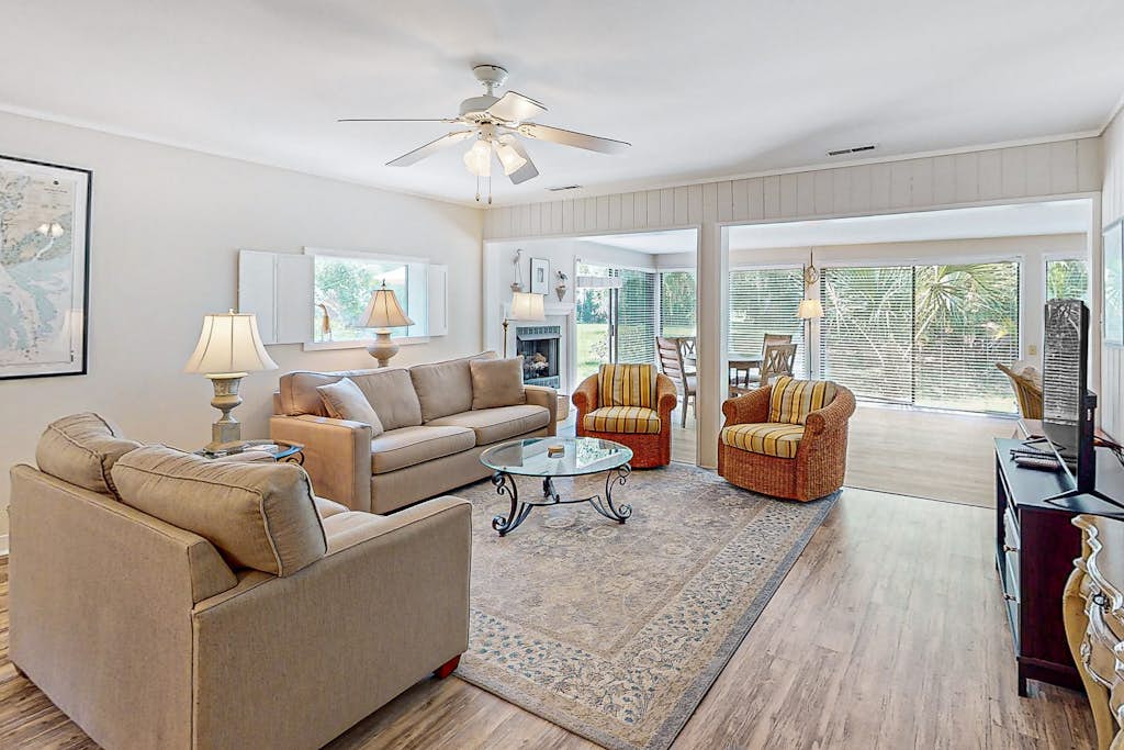 Updated Ground Floor Villa with Golf Views and Dog Friendly — Hilton Head, SC — vacation rental