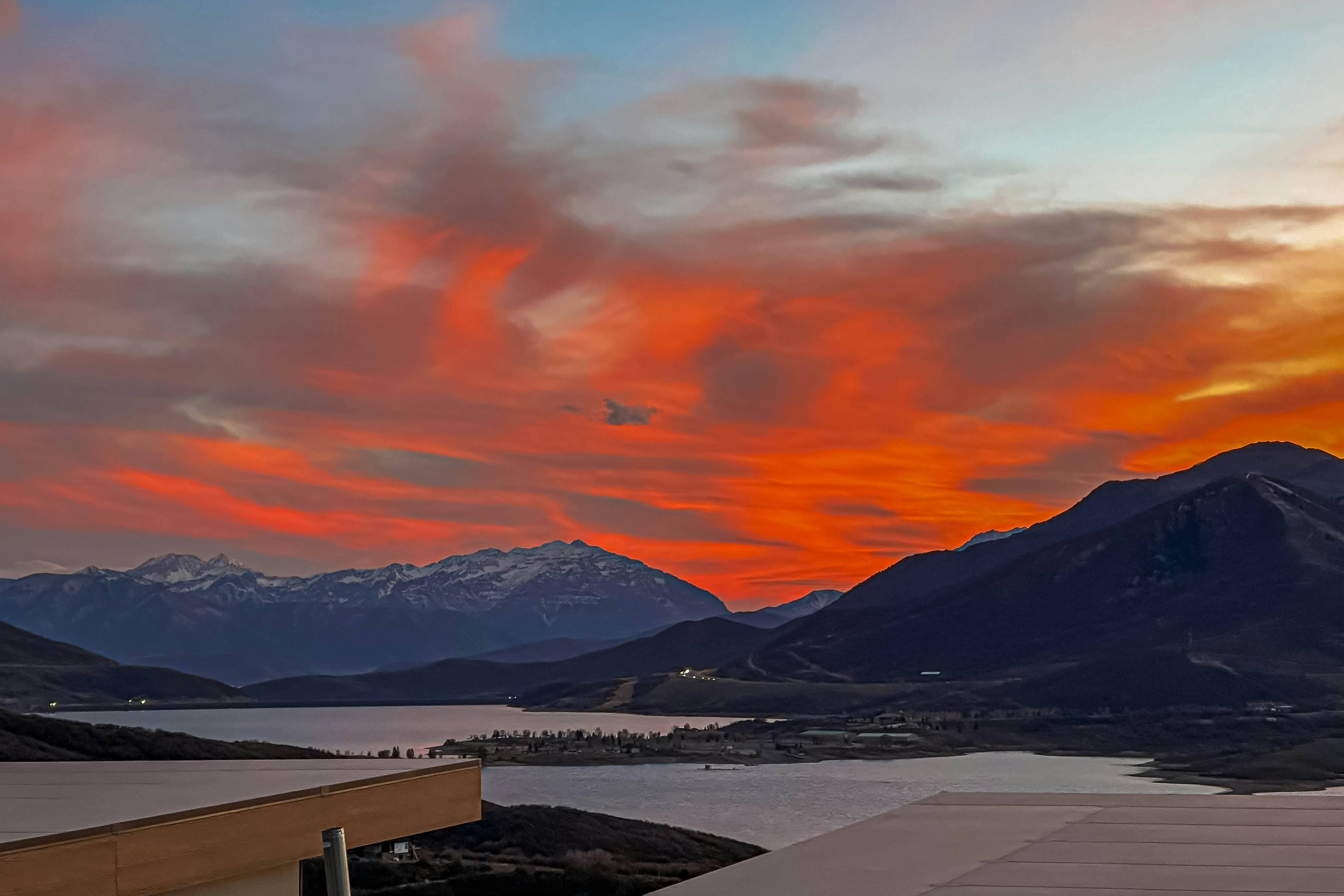 Luxury Hideout Overlook