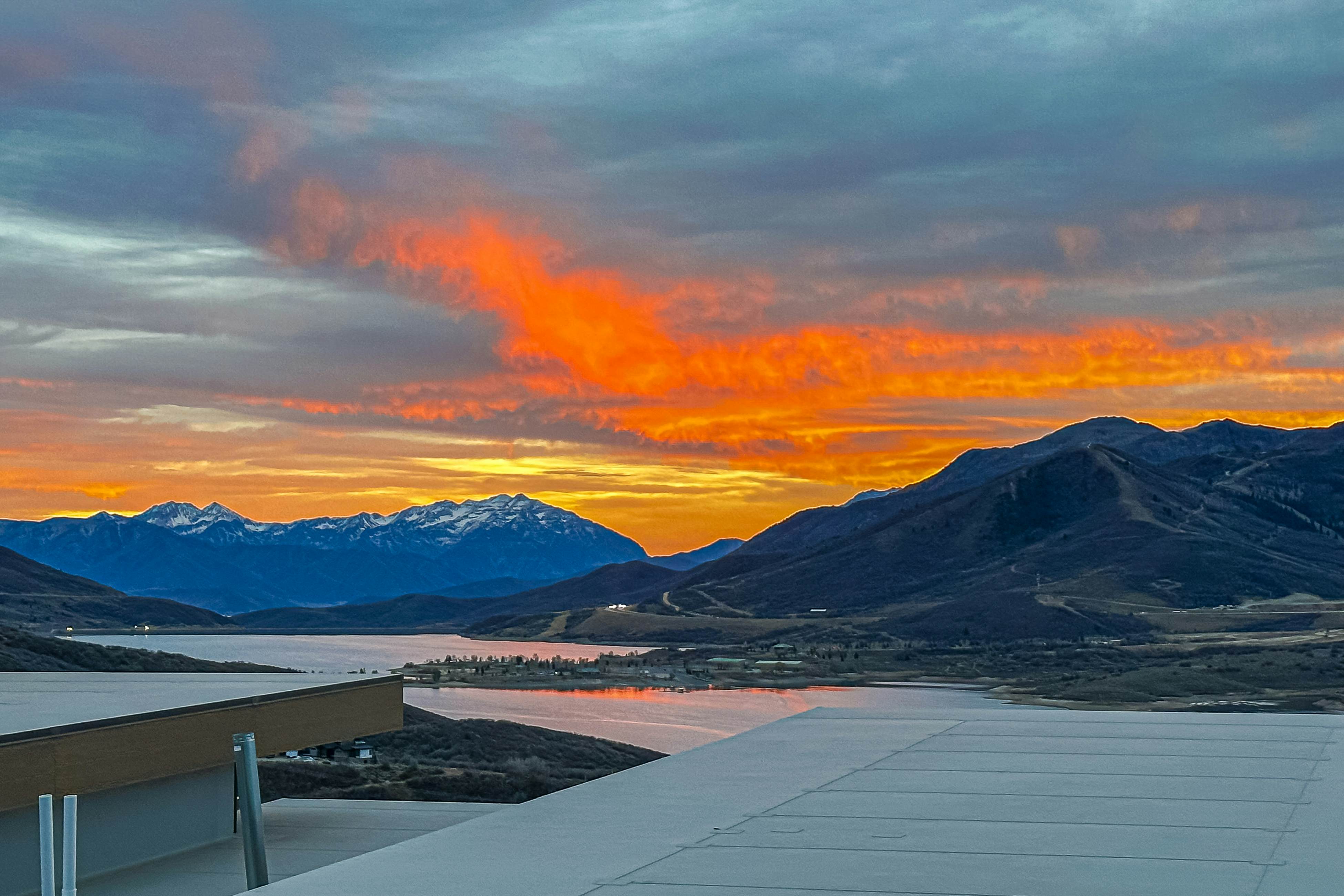 Luxury Hideout Overlook