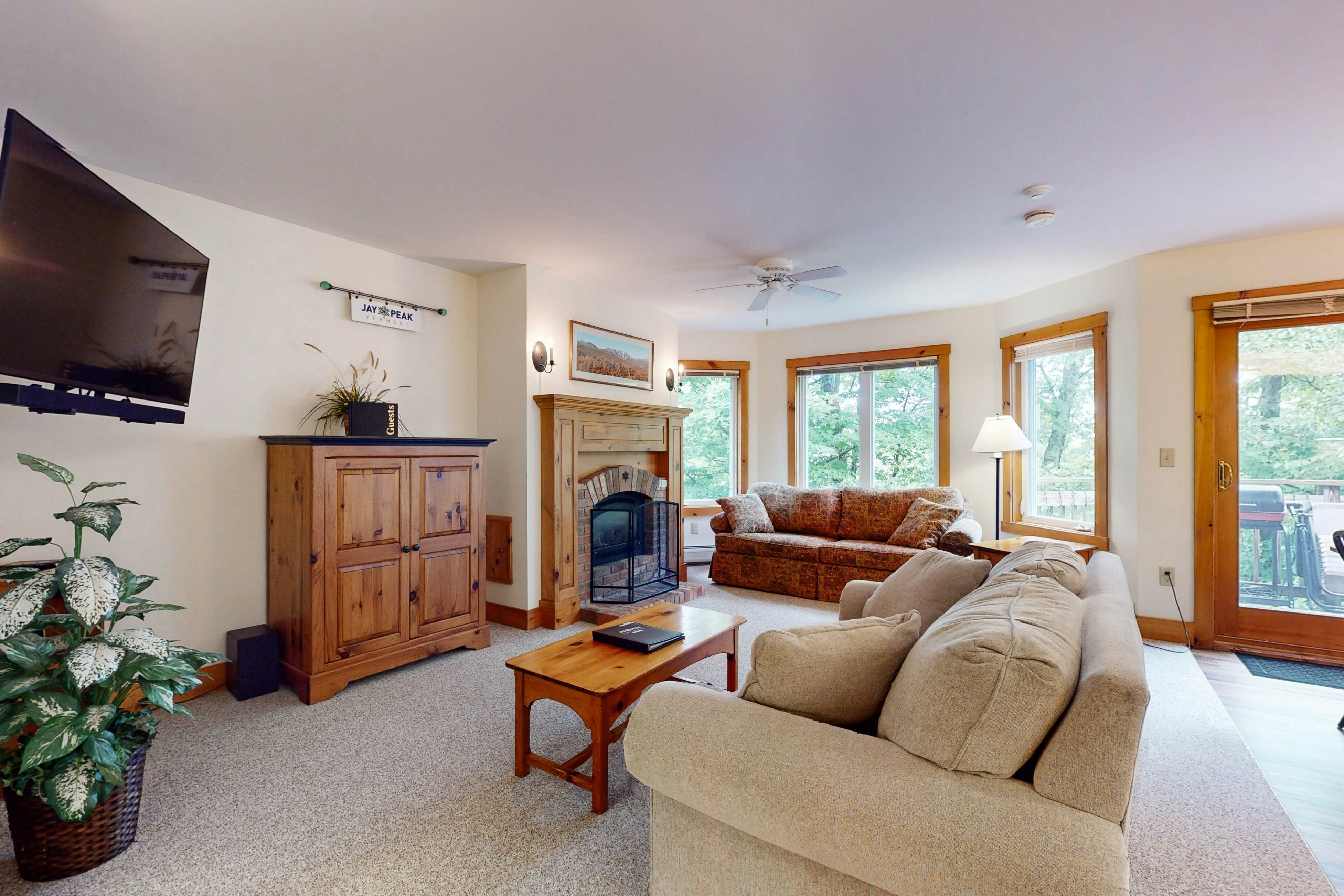 Grammy Jay Getaway #V363