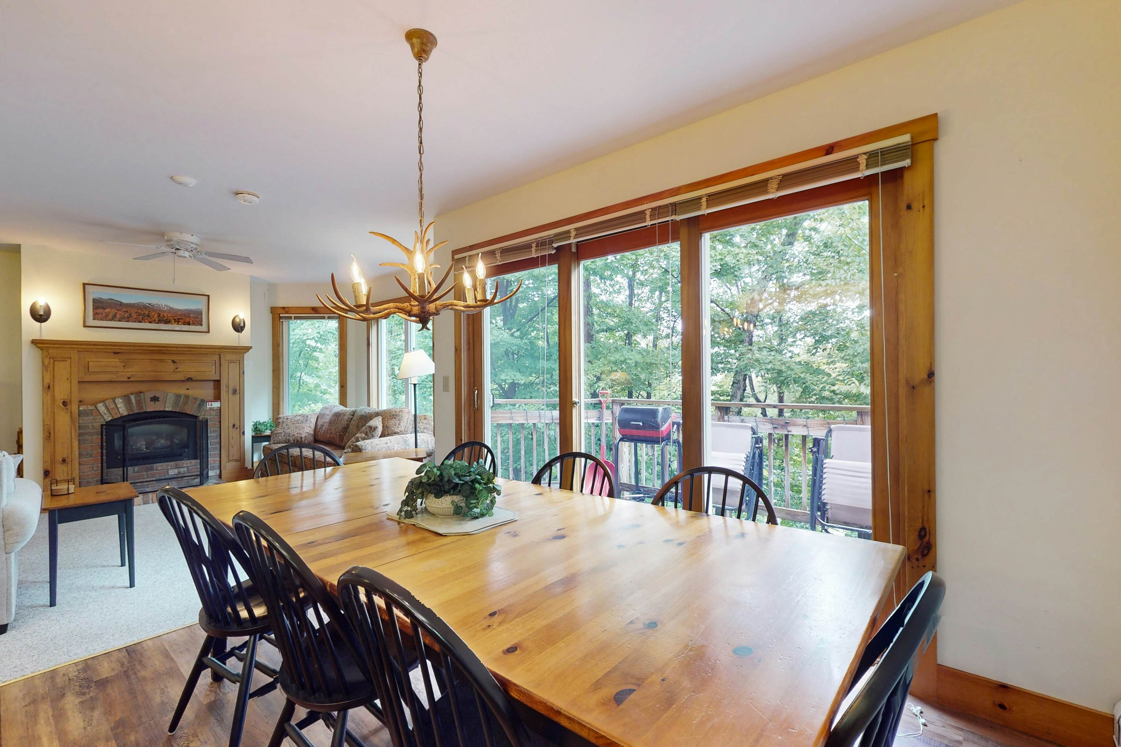 Grammy Jay Getaway #V363