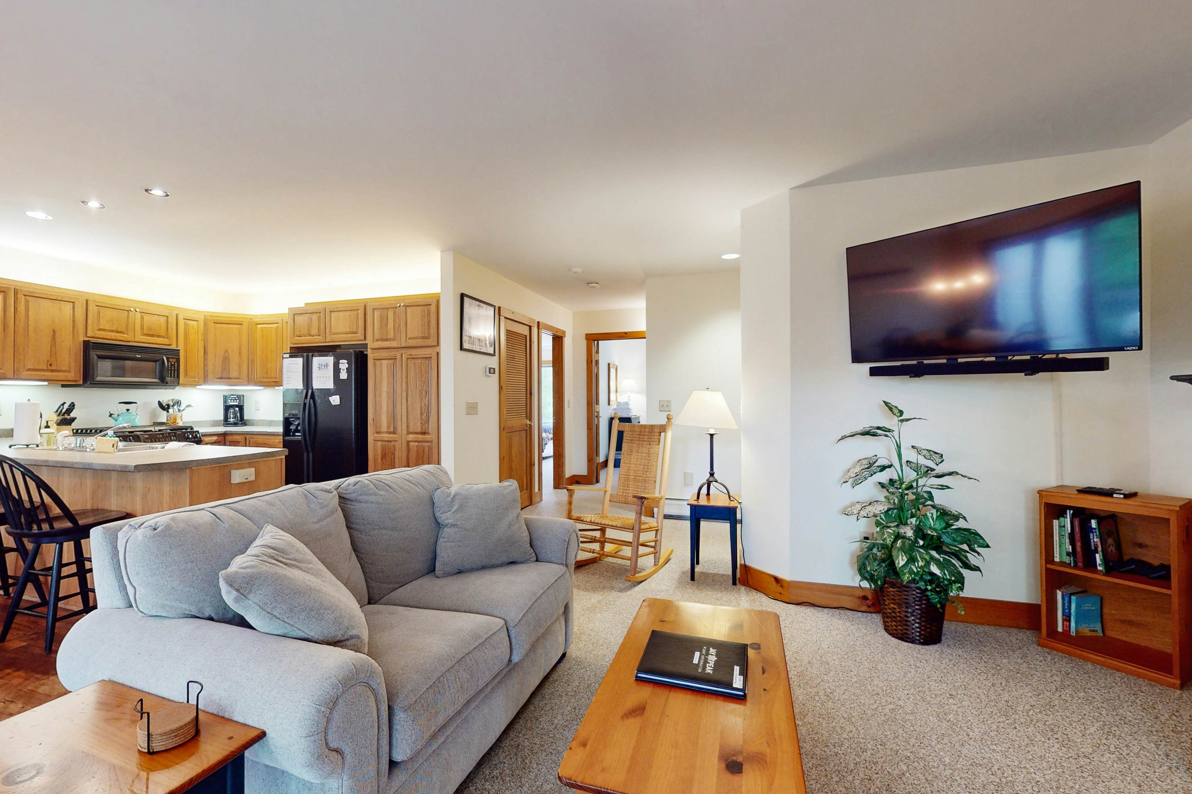 Grammy Jay Getaway #V363