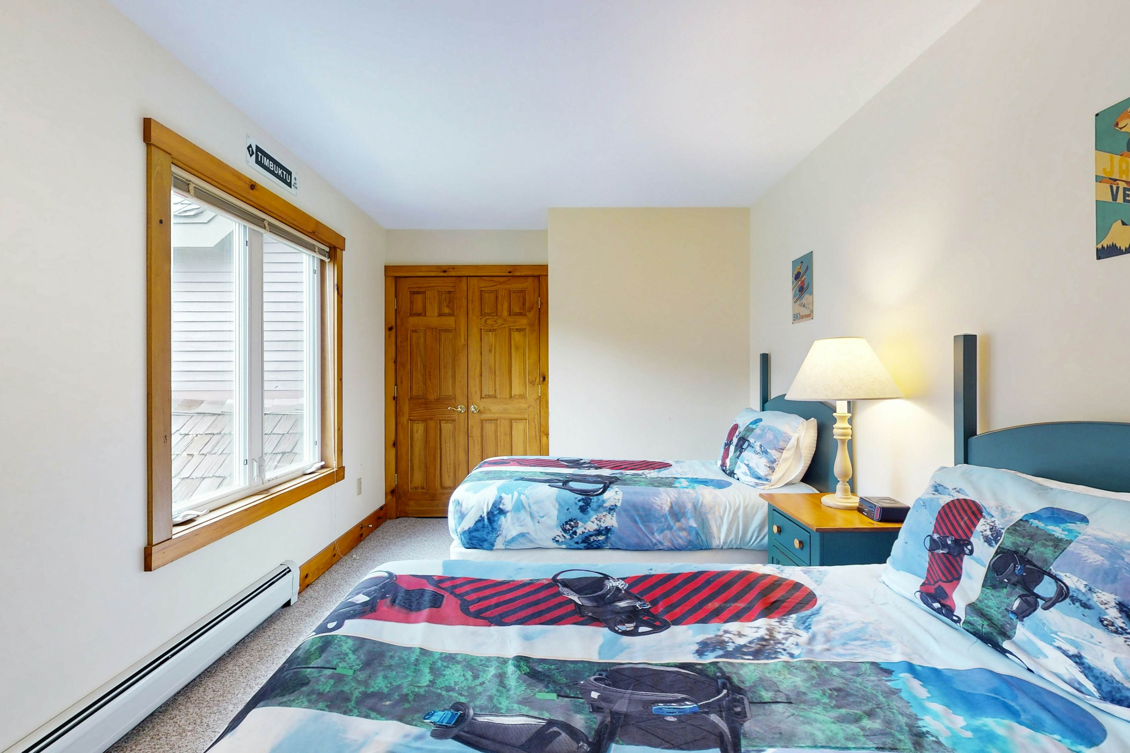 Grammy Jay Getaway #V363