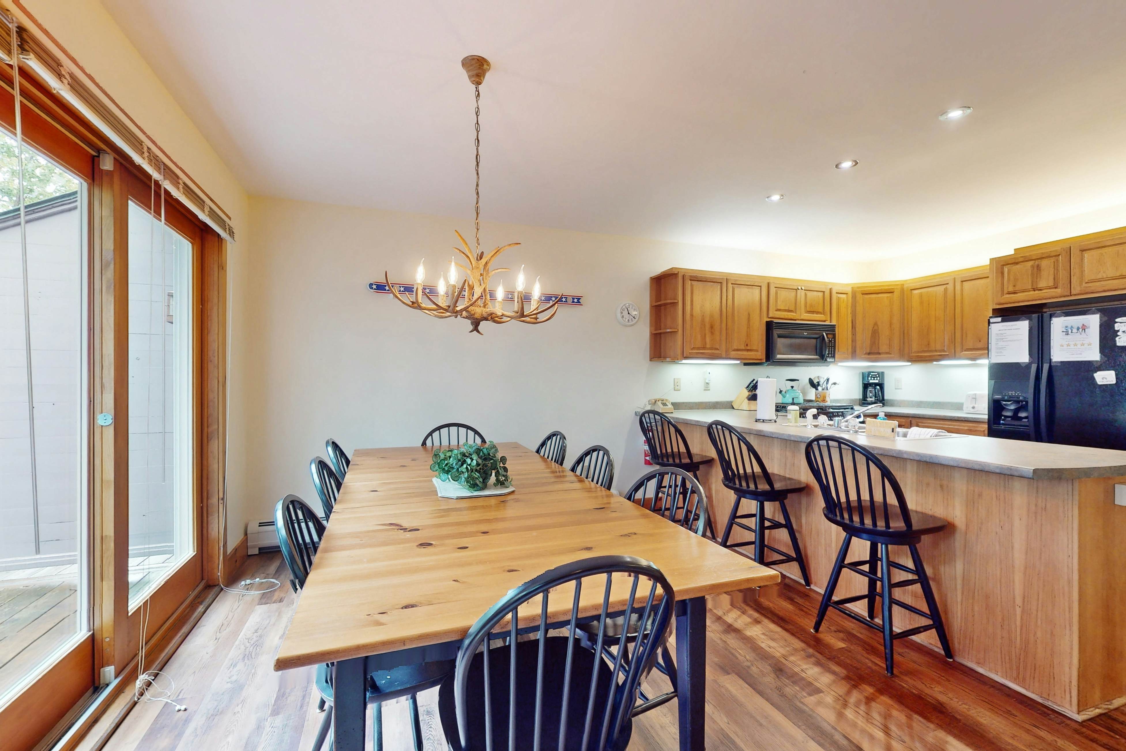 Grammy Jay Getaway #V363