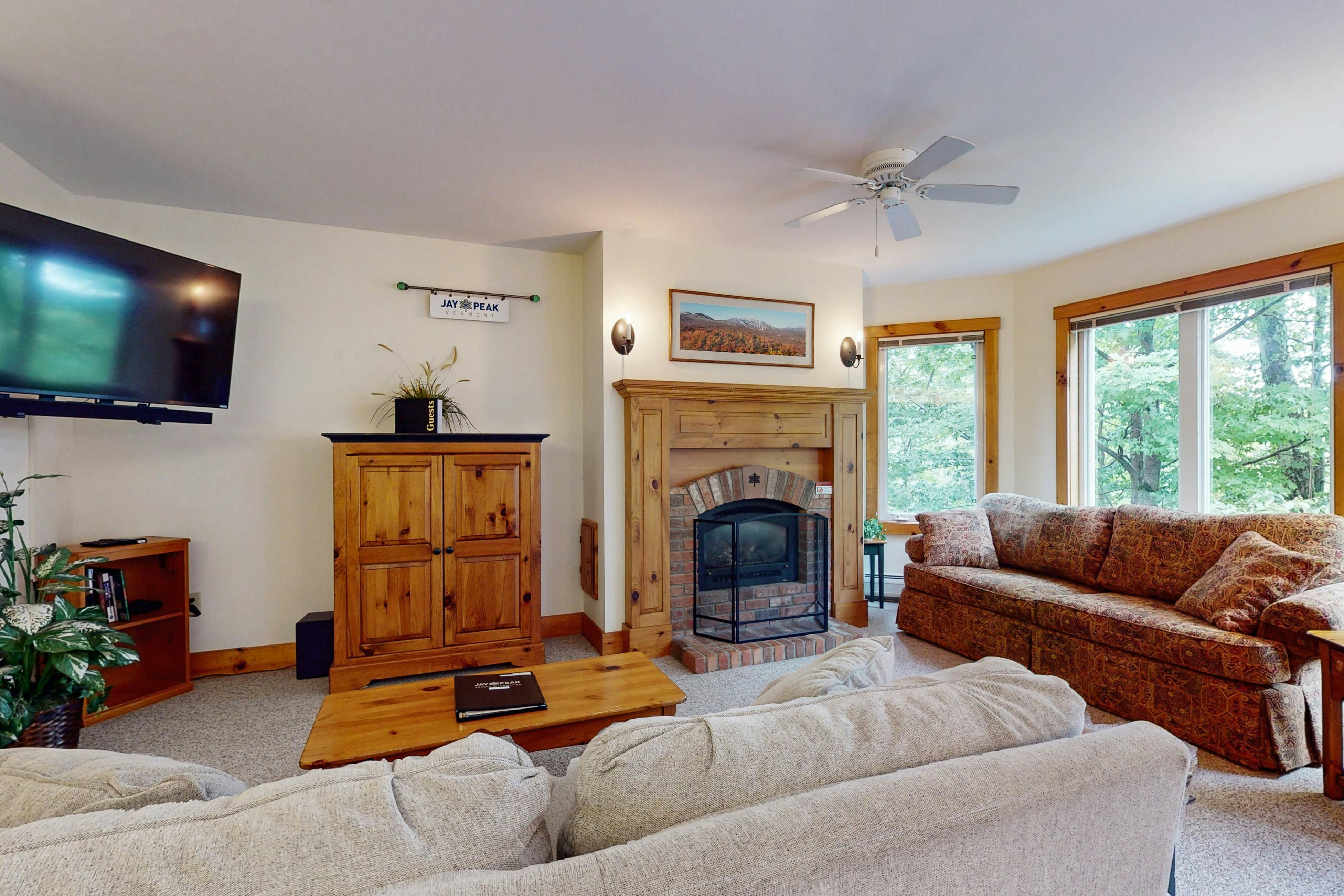 Grammy Jay Getaway #V363