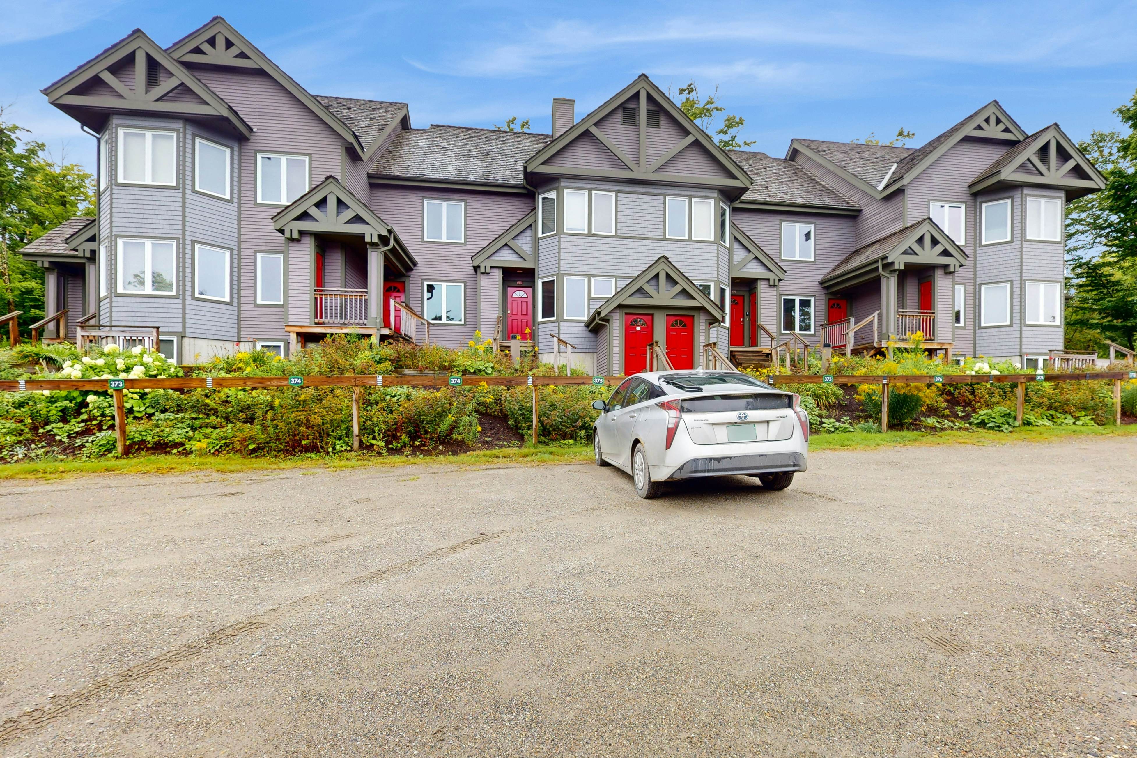 Grammy Jay Getaway #V363