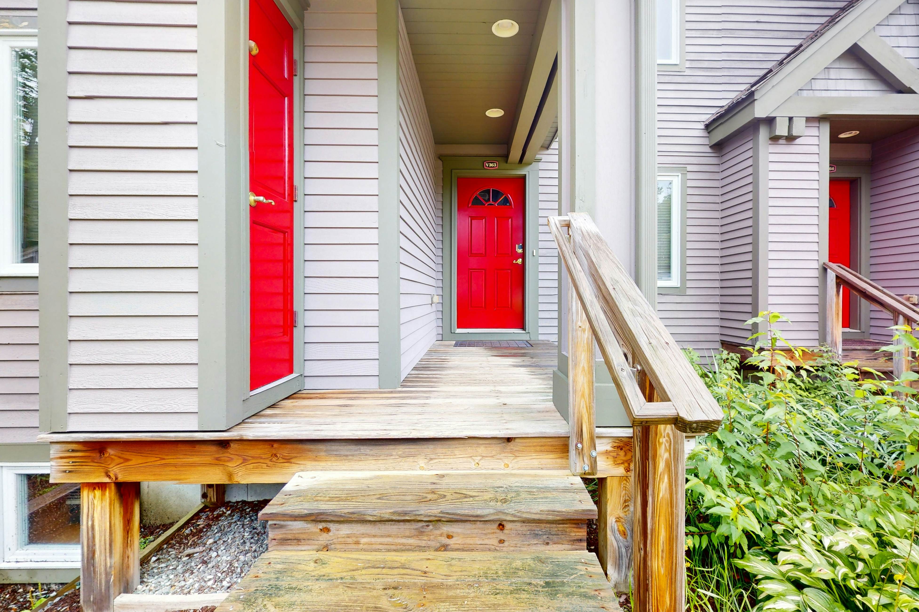 Grammy Jay Getaway #V363