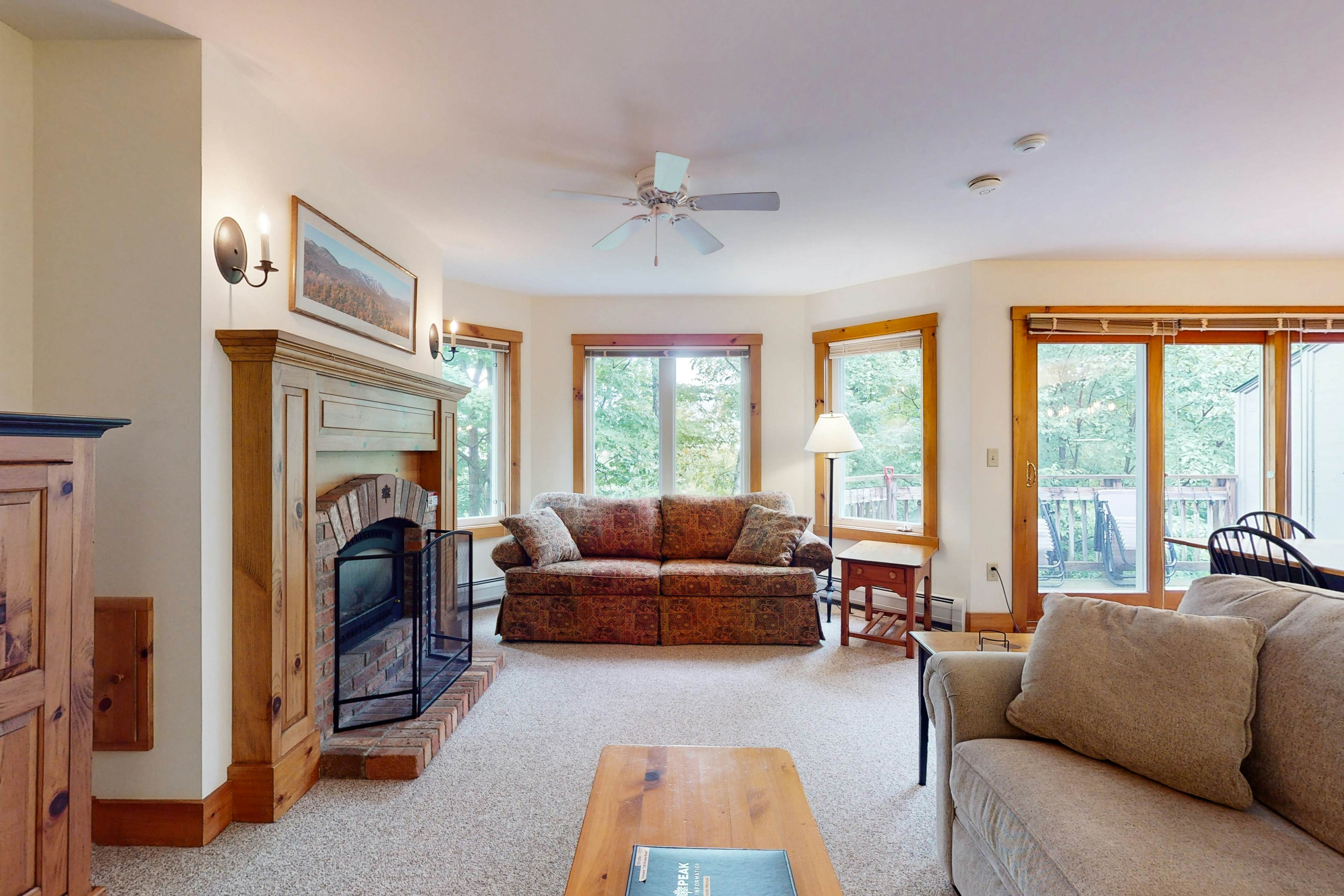 Grammy Jay Getaway #V363