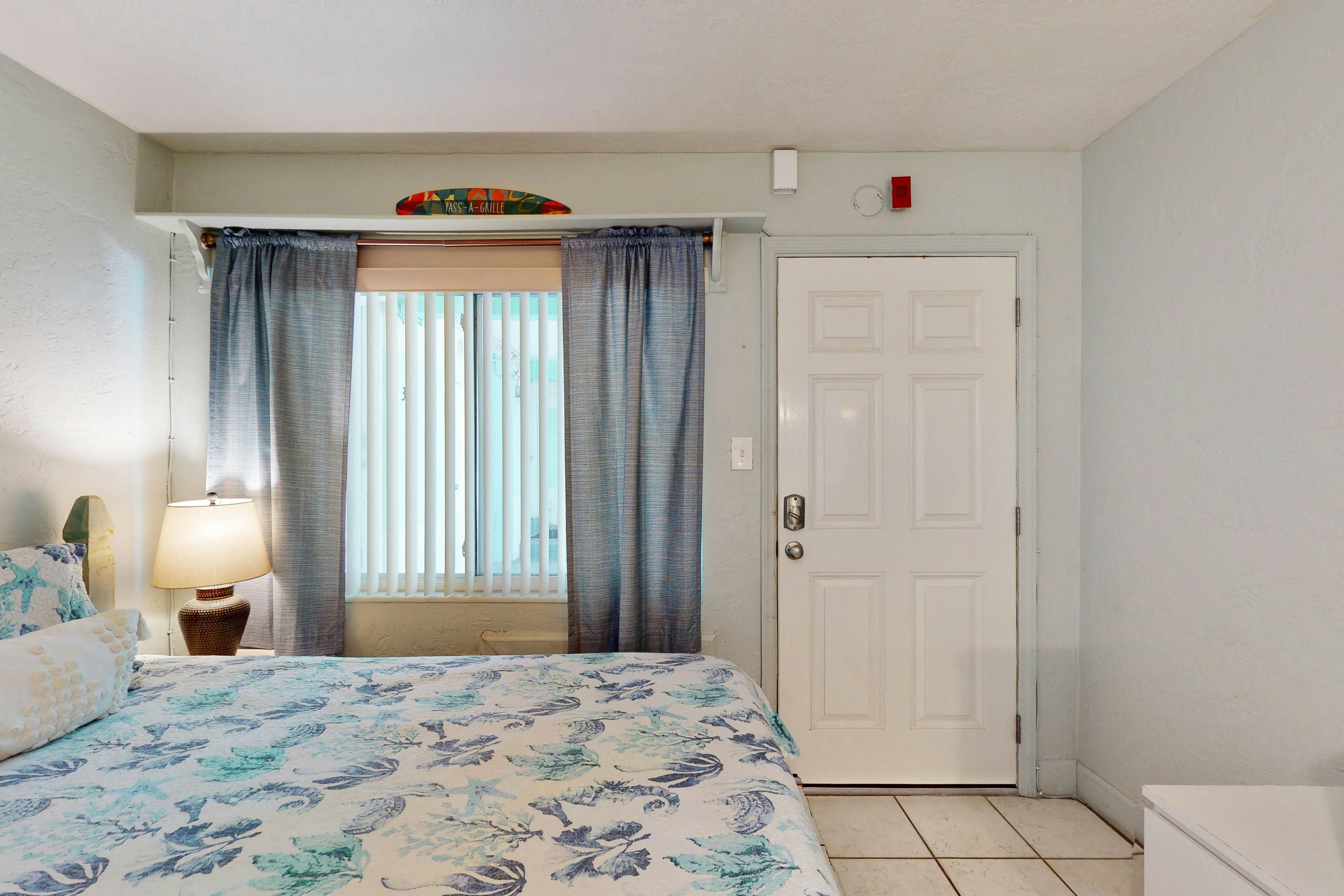 Pass-A-Grille Beach Retreat Unit 8