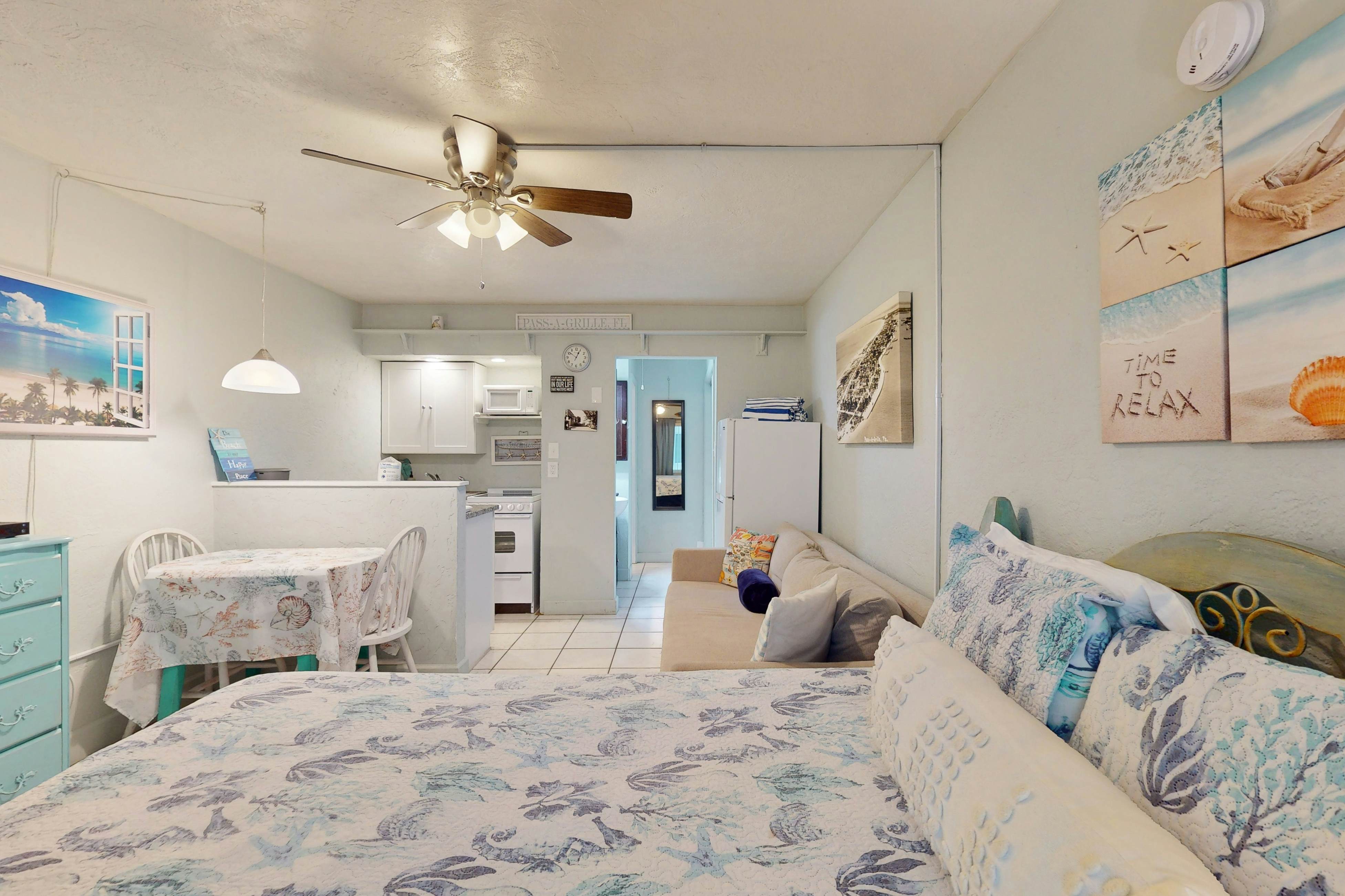 Pass-A-Grille Beach Retreat Unit 8