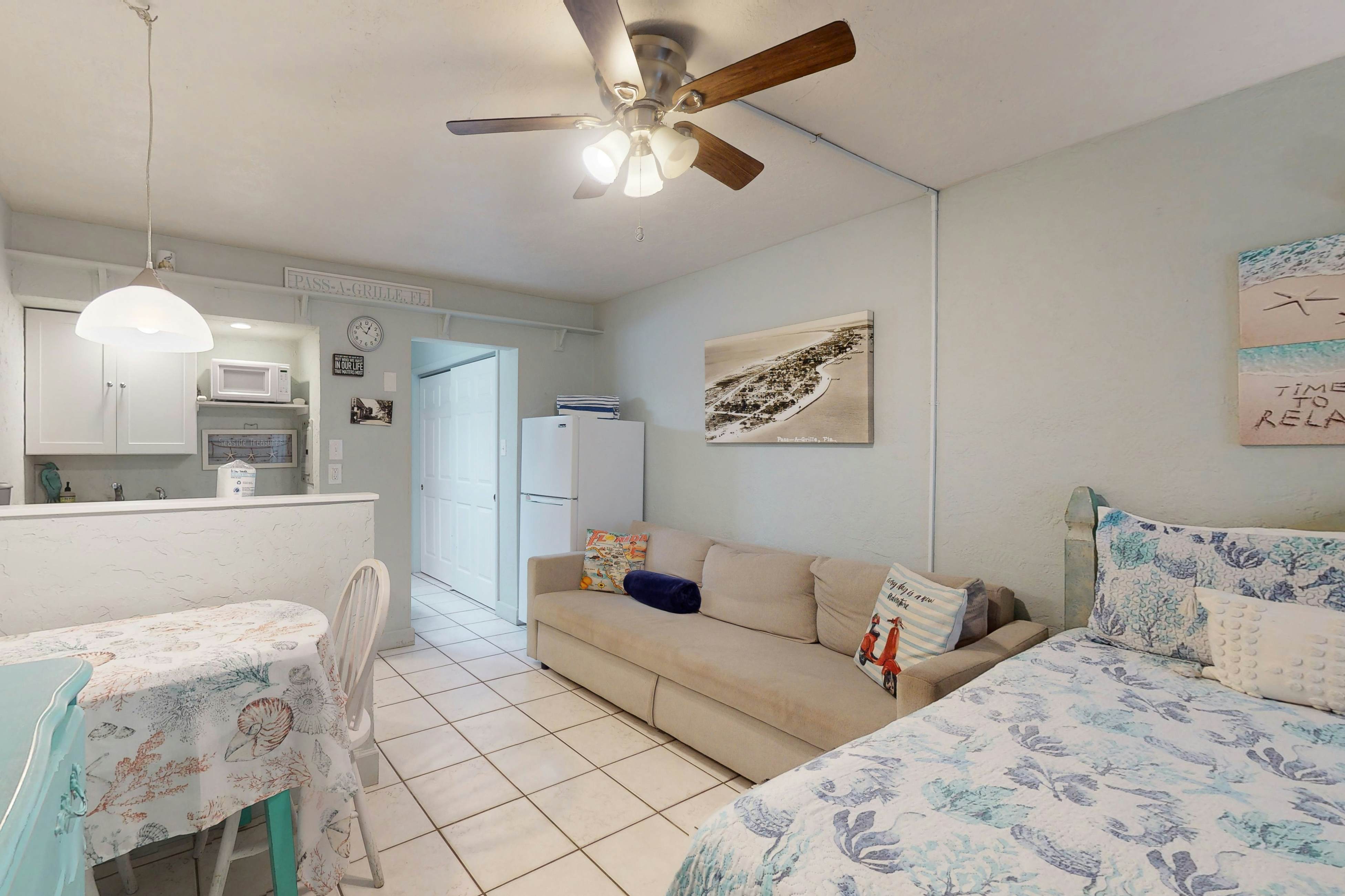 Pass-A-Grille Beach Retreat Unit 8