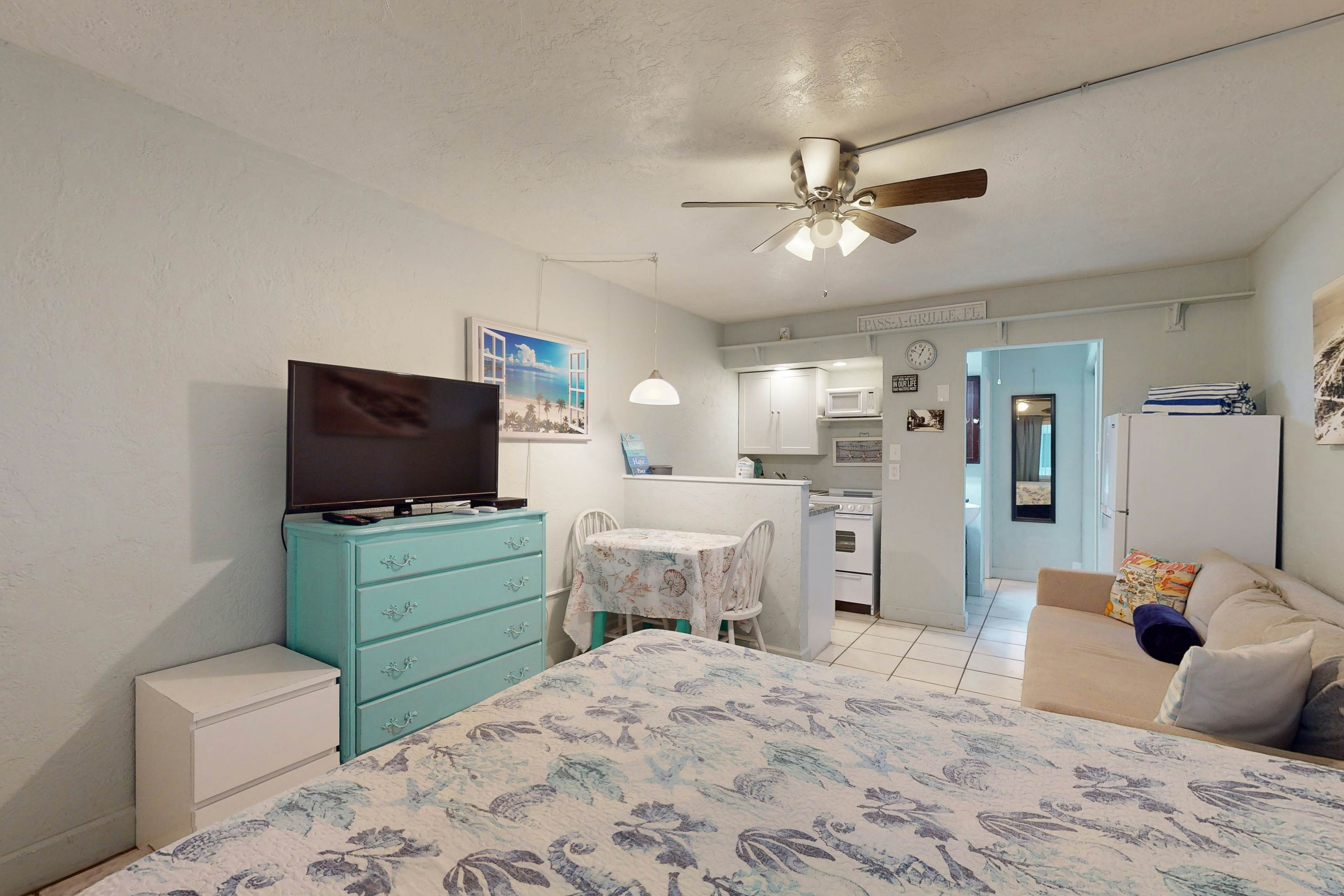 Pass-A-Grille Beach Retreat Unit 8