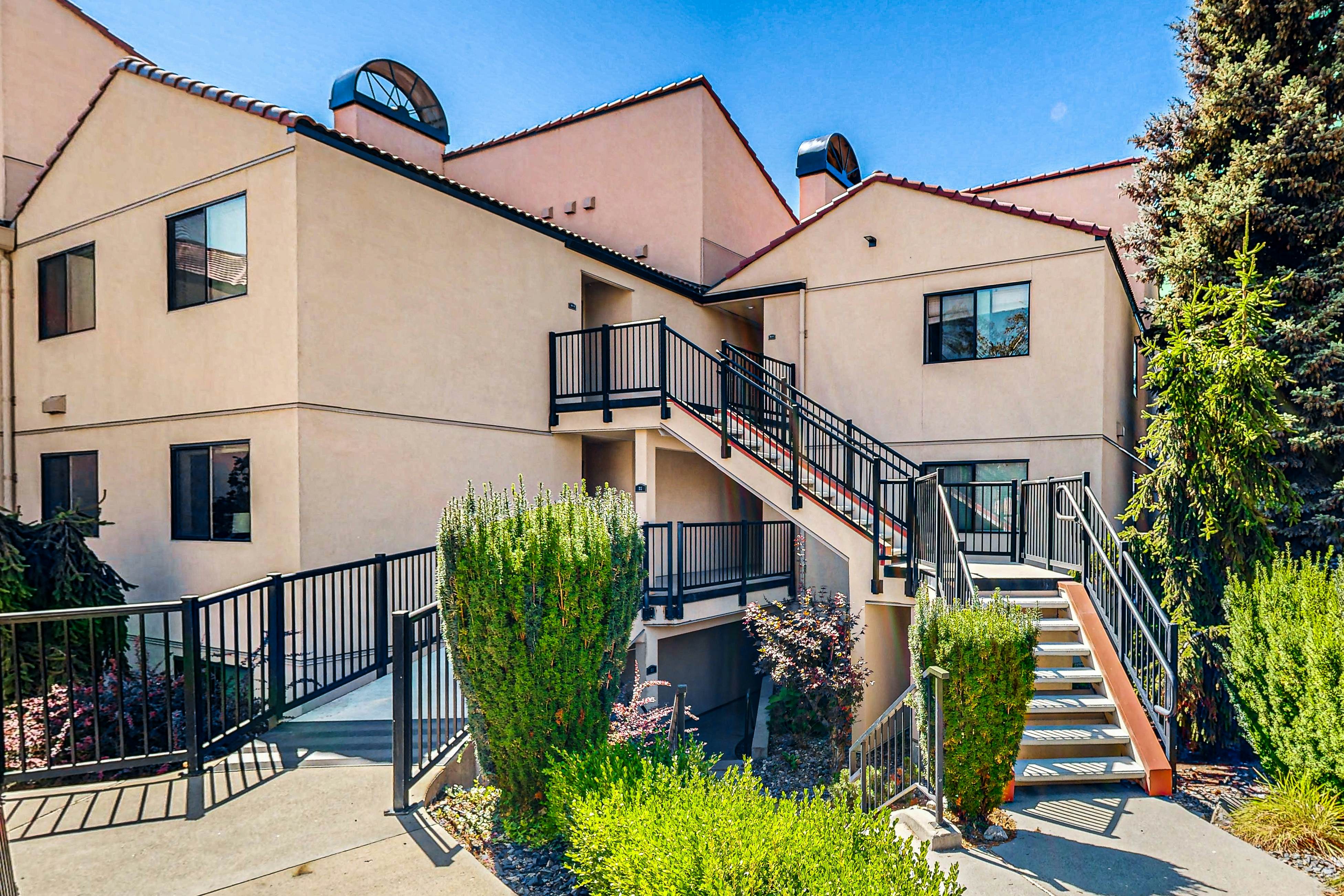 Lake Chelan Shores - Lakeside Luxury 19-5