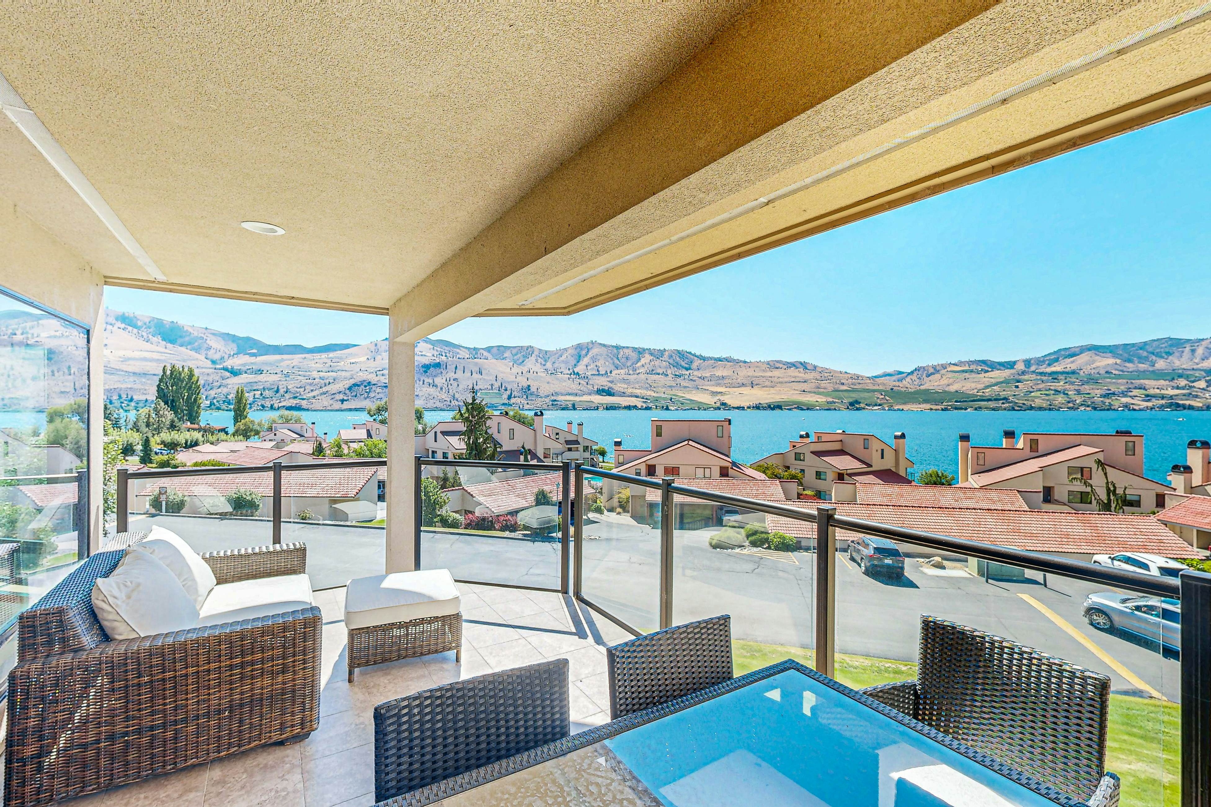 Lake Chelan Shores - Lakeside Luxury 19-5