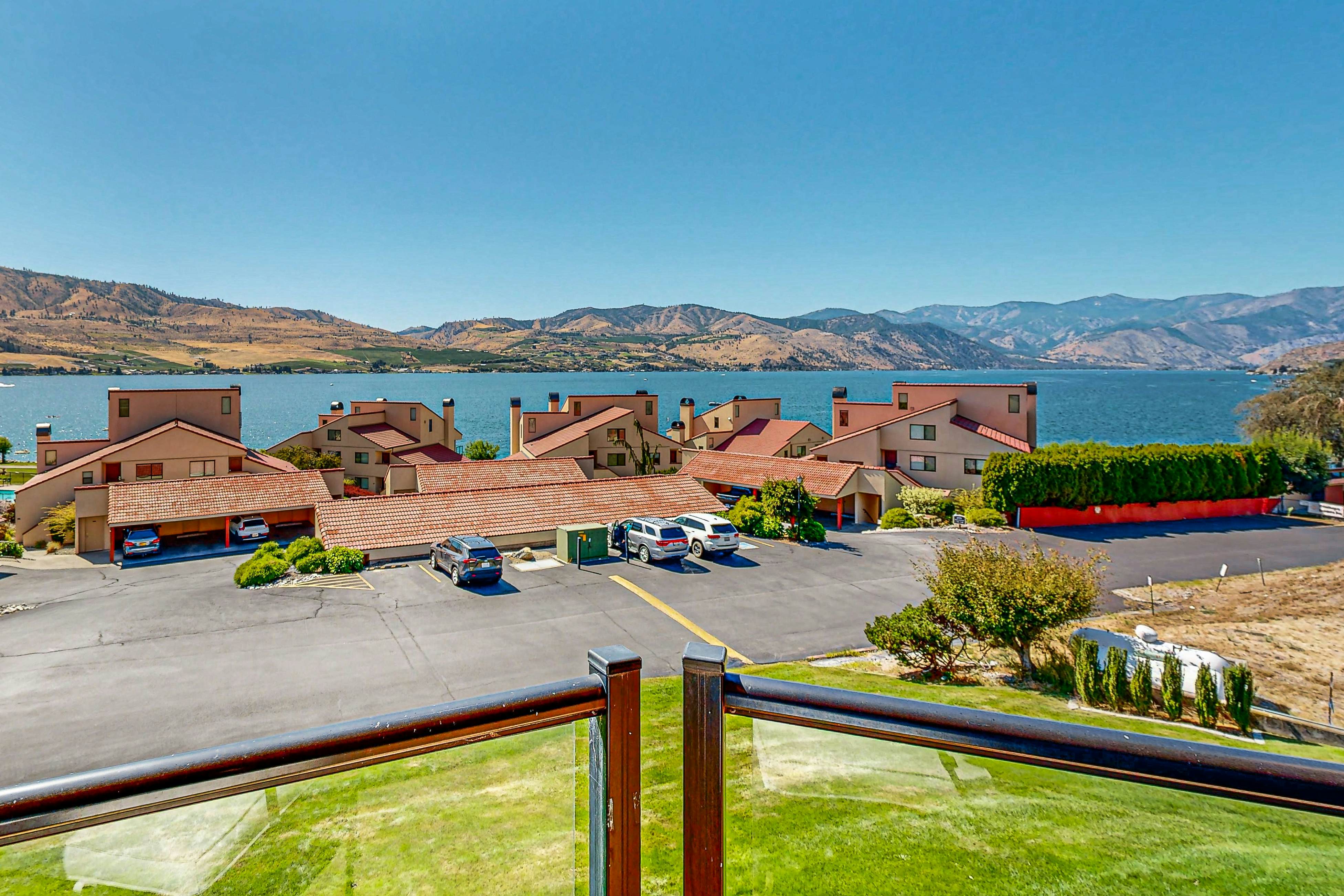 Lake Chelan Shores - Lakeside Luxury 19-5