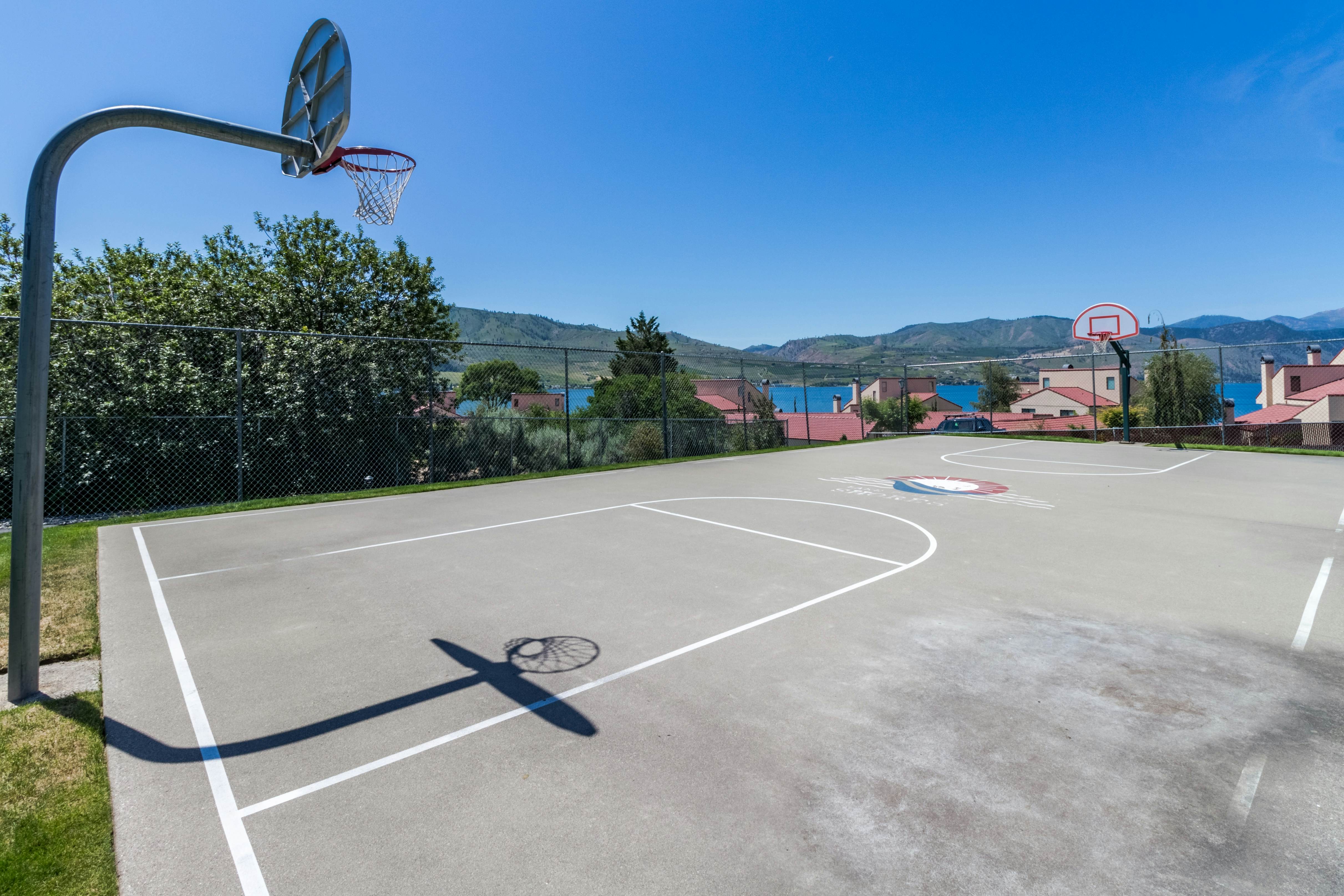 Lake Chelan Shores - Lakeside Luxury 19-5