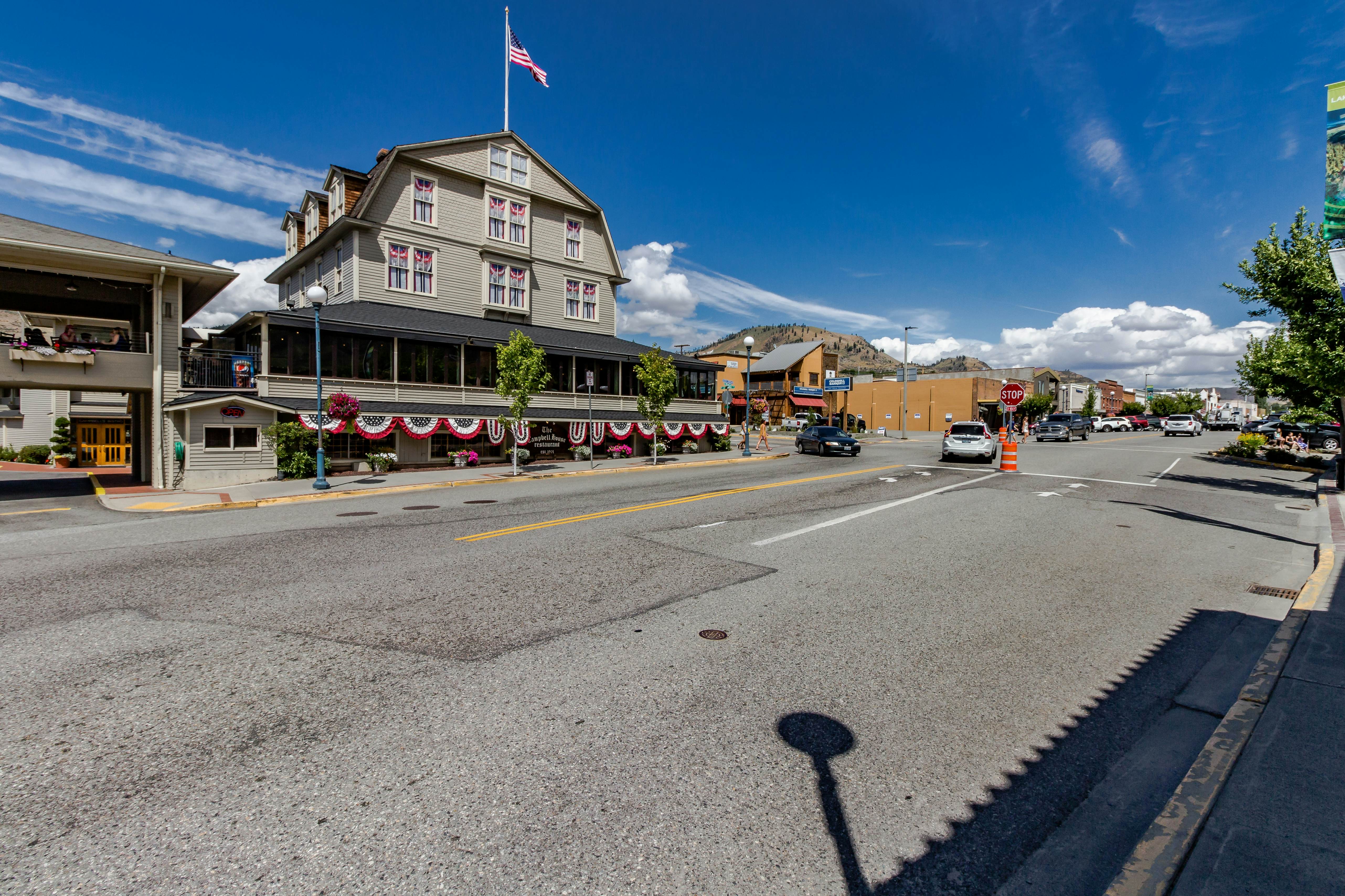 Lake Chelan Shores - Lakeside Luxury 19-5