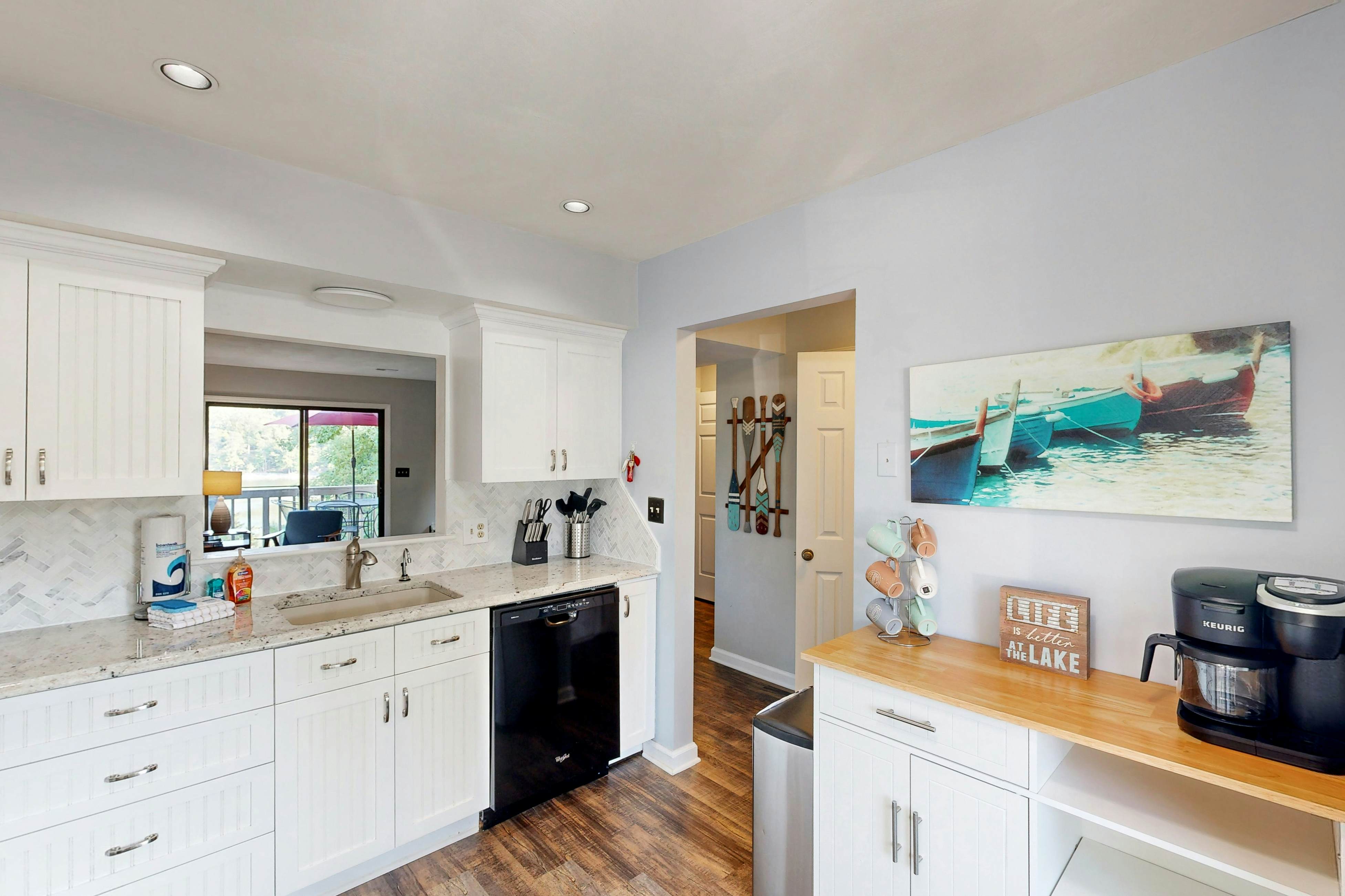 Lazy Daze Lakeside Retreat