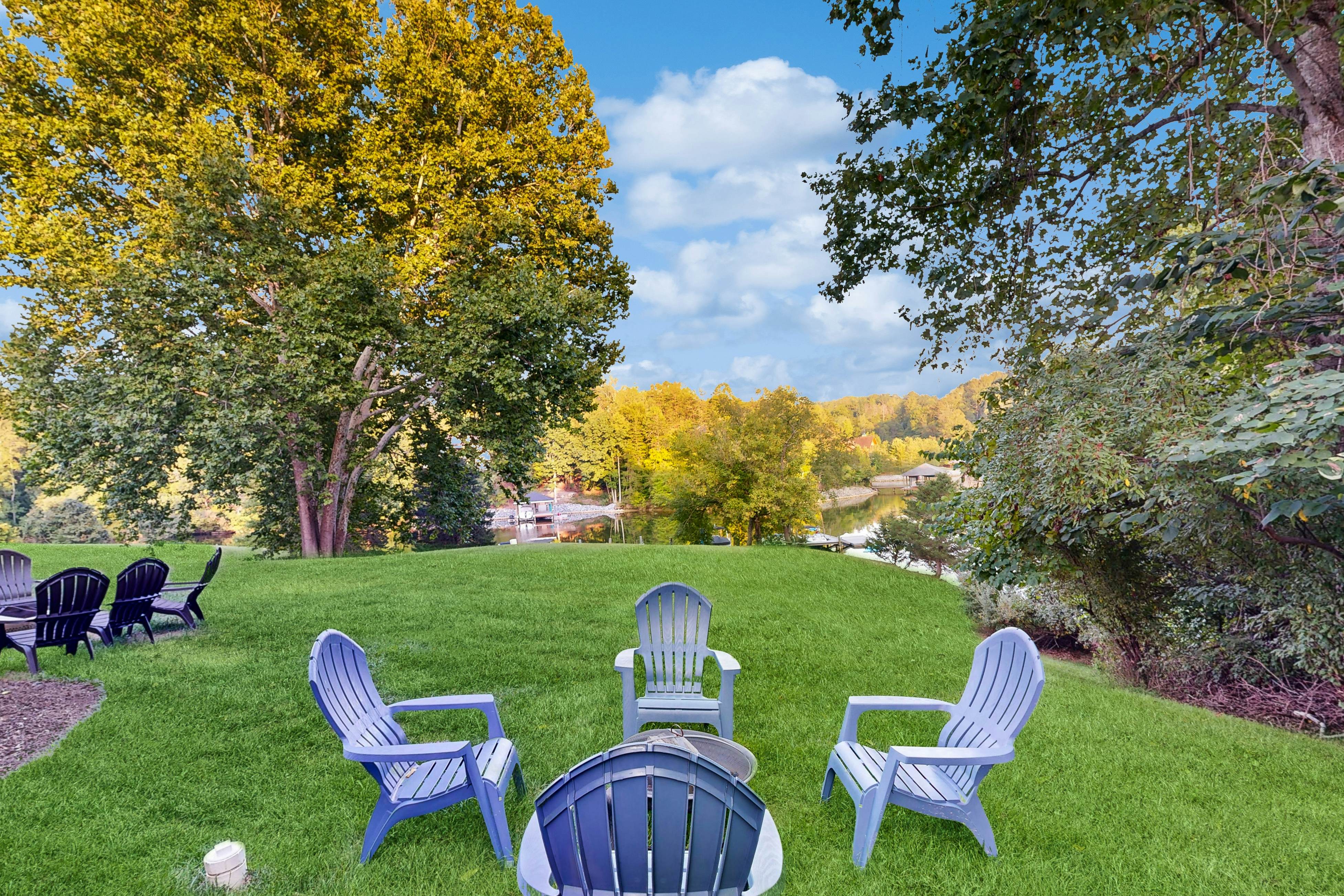 Lazy Daze Lakeside Retreat