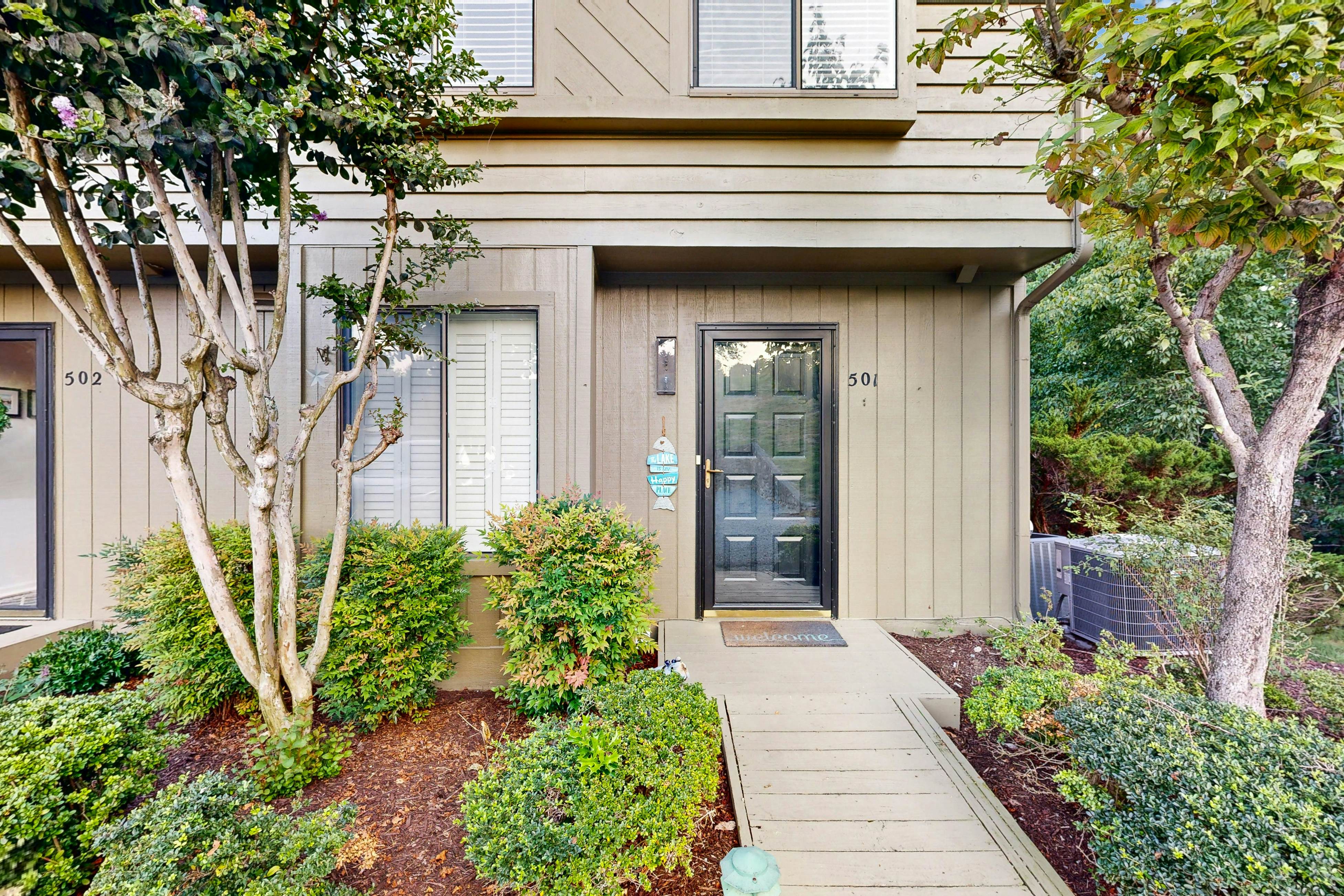 Lazy Daze Lakeside Retreat