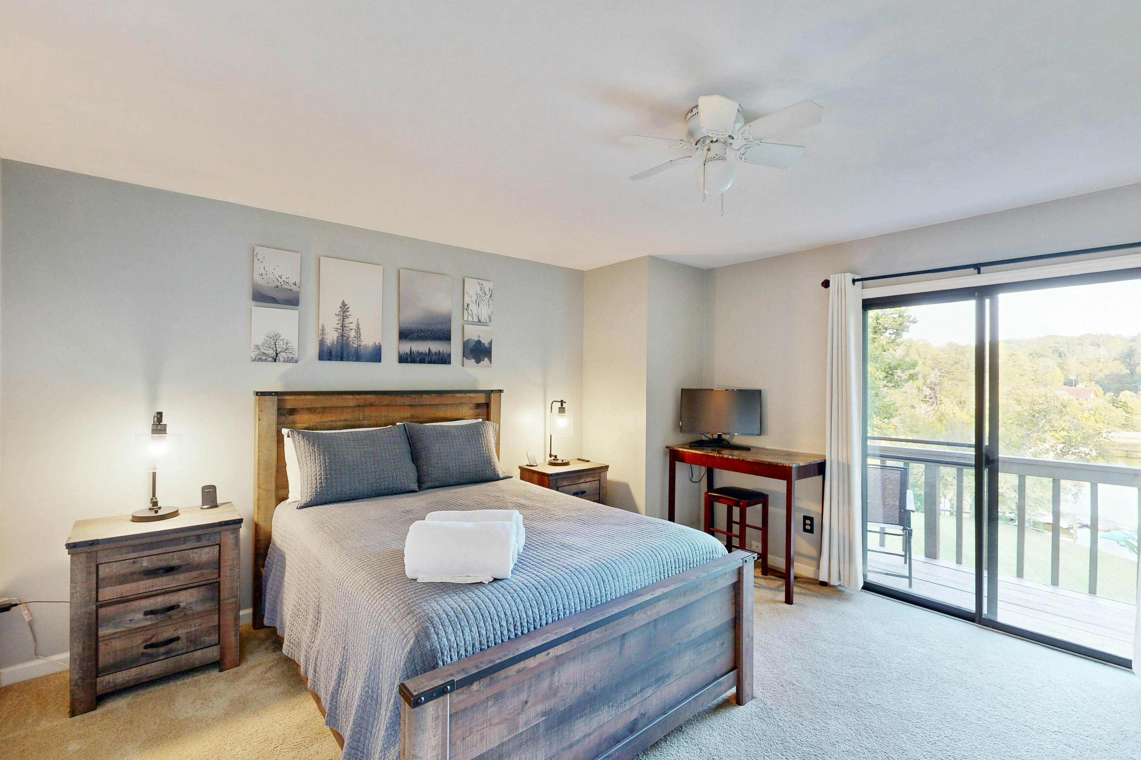 Lazy Daze Lakeside Retreat