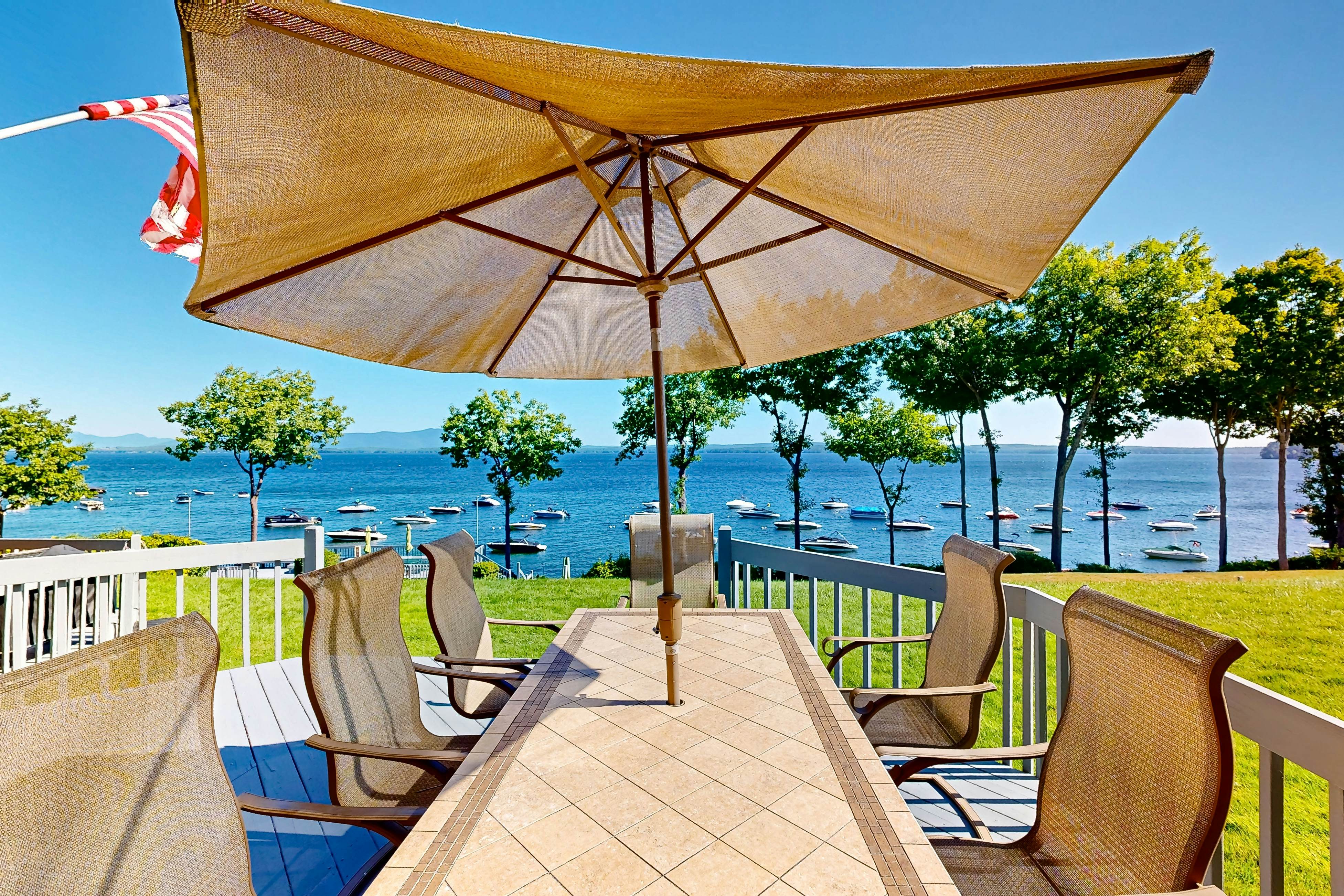 Samoset Lakefront Townhouse on Winnipesaukee