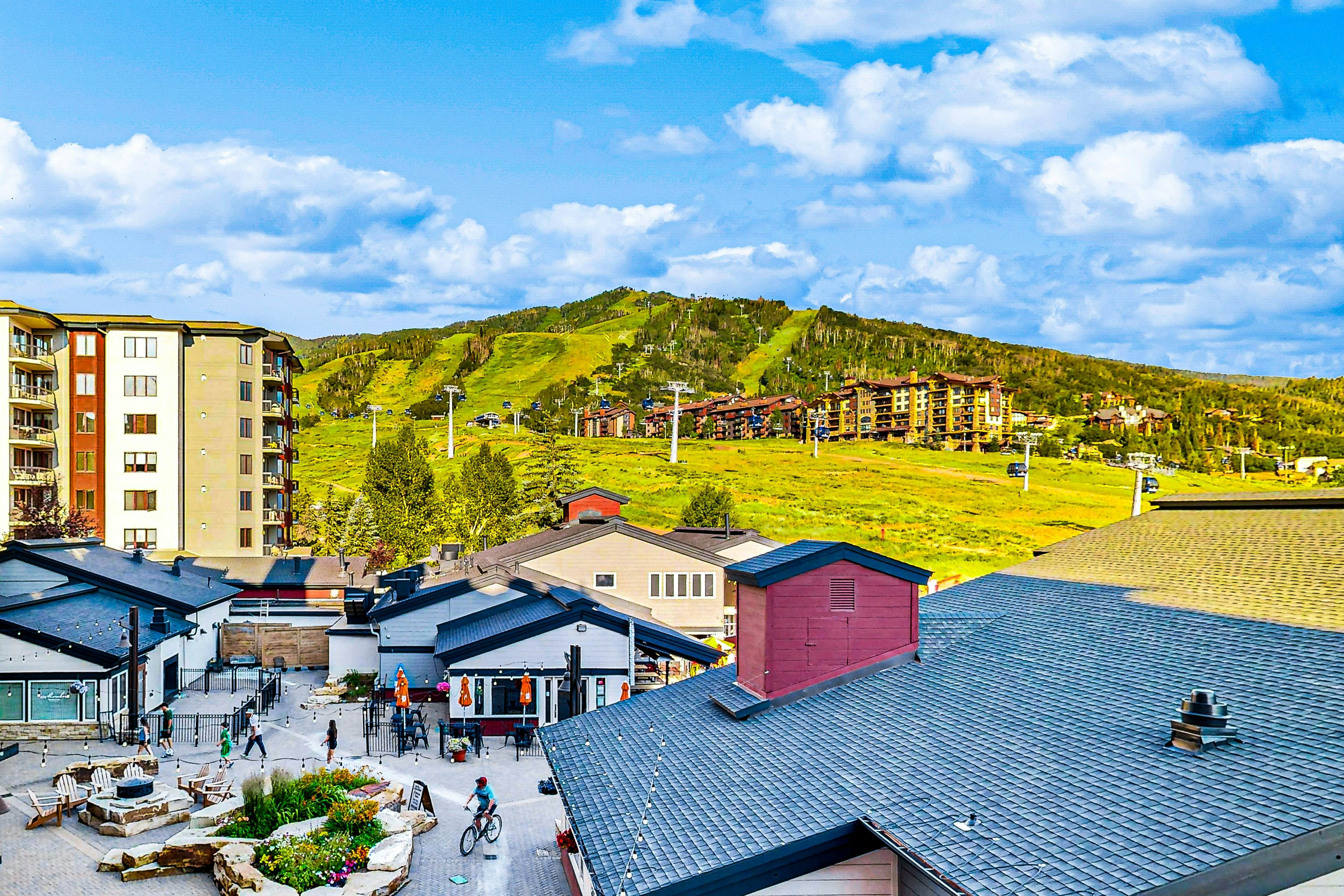 Torian Plum Plaza 302