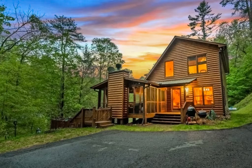 Stanley Creek Cabin | 2 Bed Cherry Log, GA Cabin | Vacasa