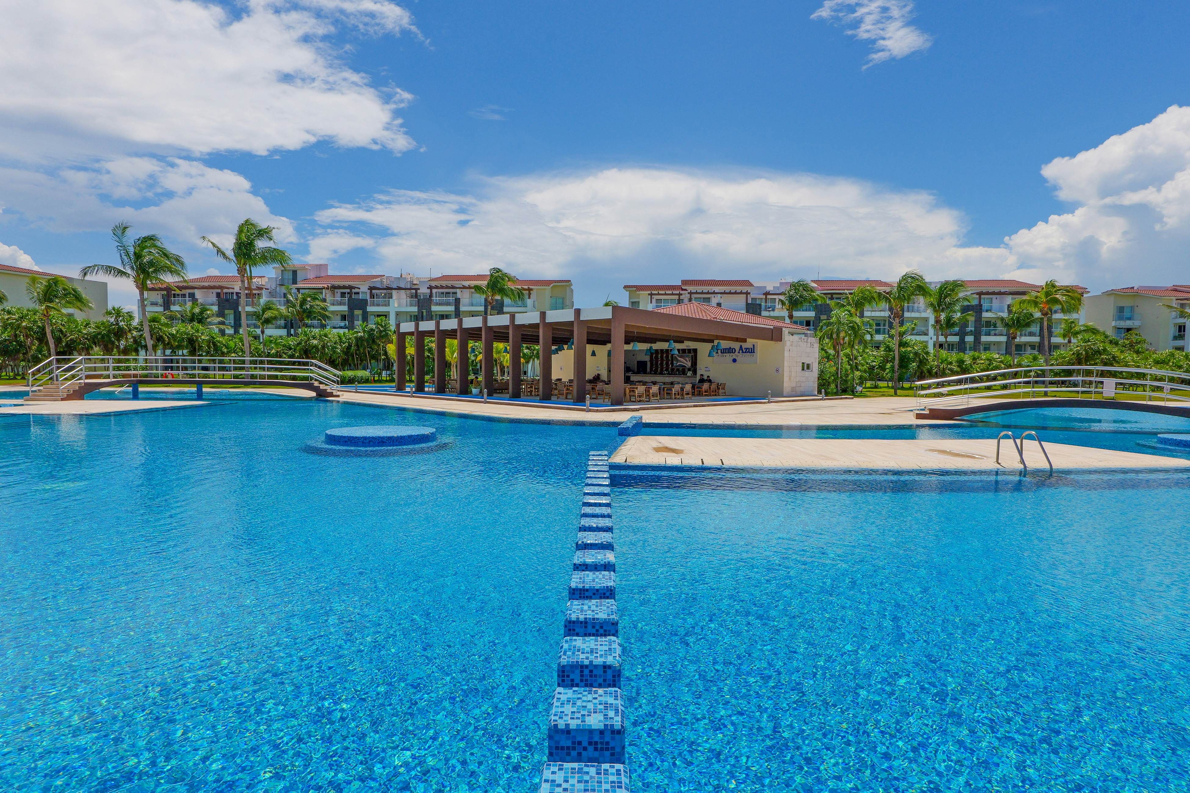 Seaside Serenity Retreat at Mareazul Norte- Studio