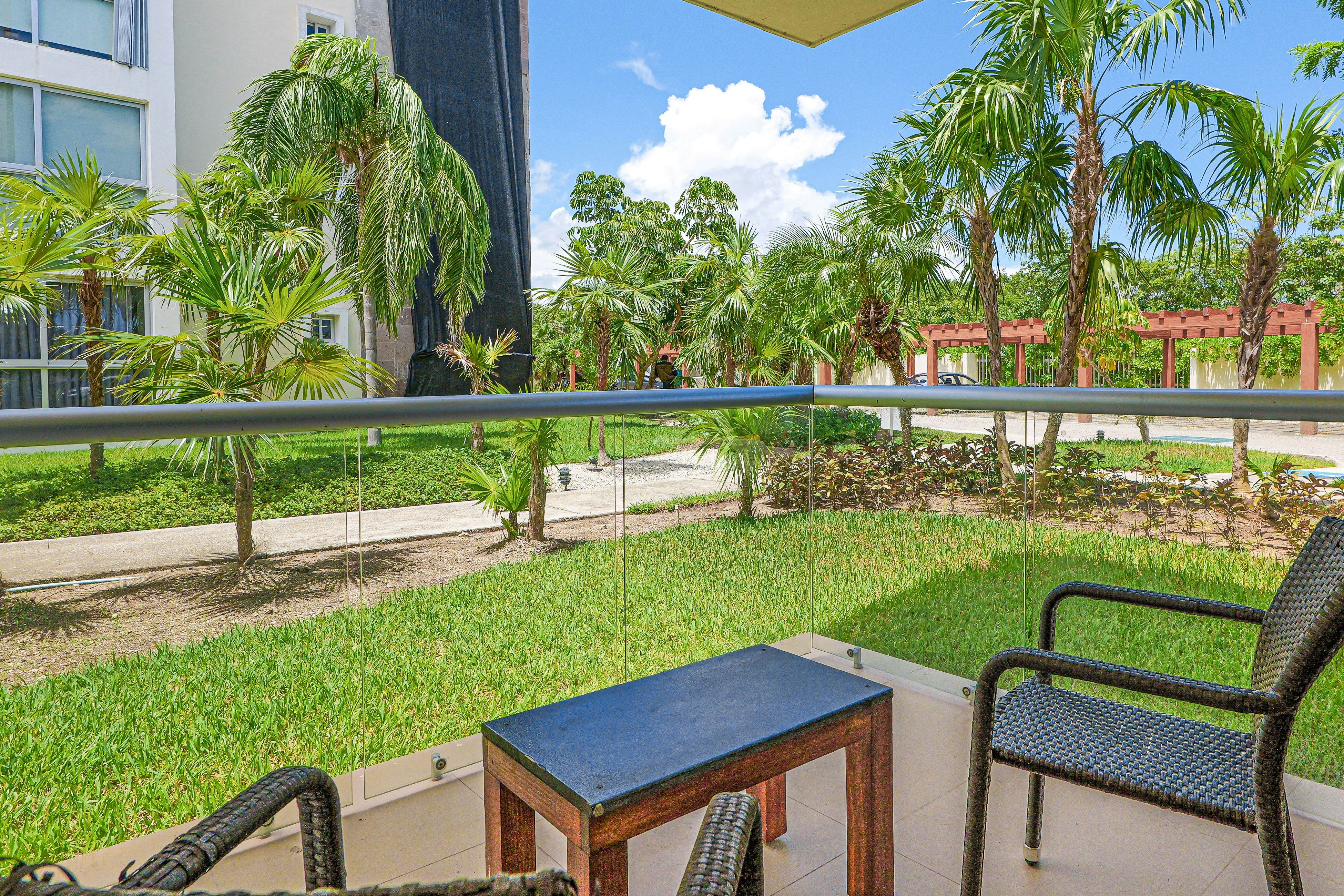 Seaside Serenity Retreat at Mareazul Norte- Studio