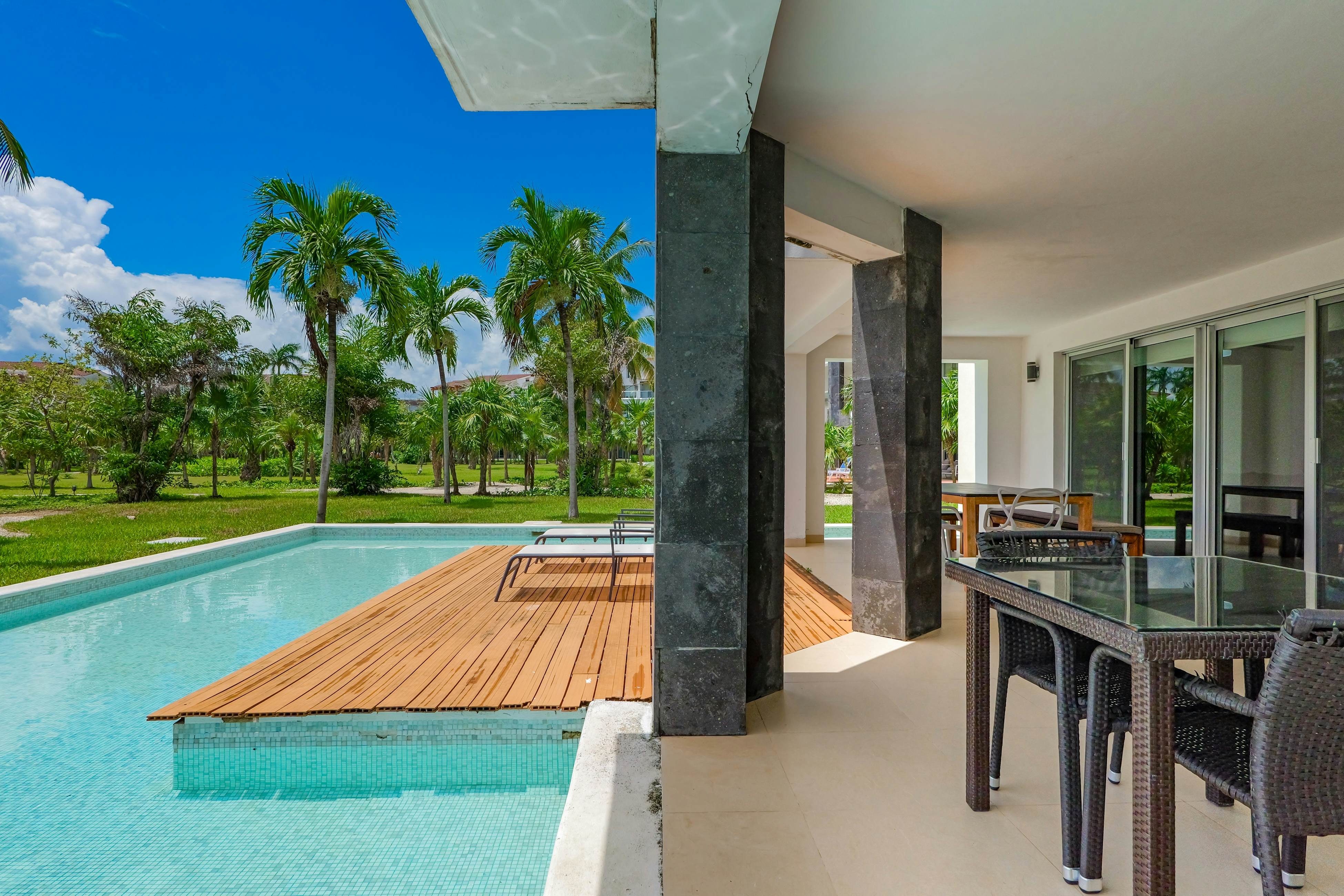 Seaside Serenity Retreat at Mareazul Norte