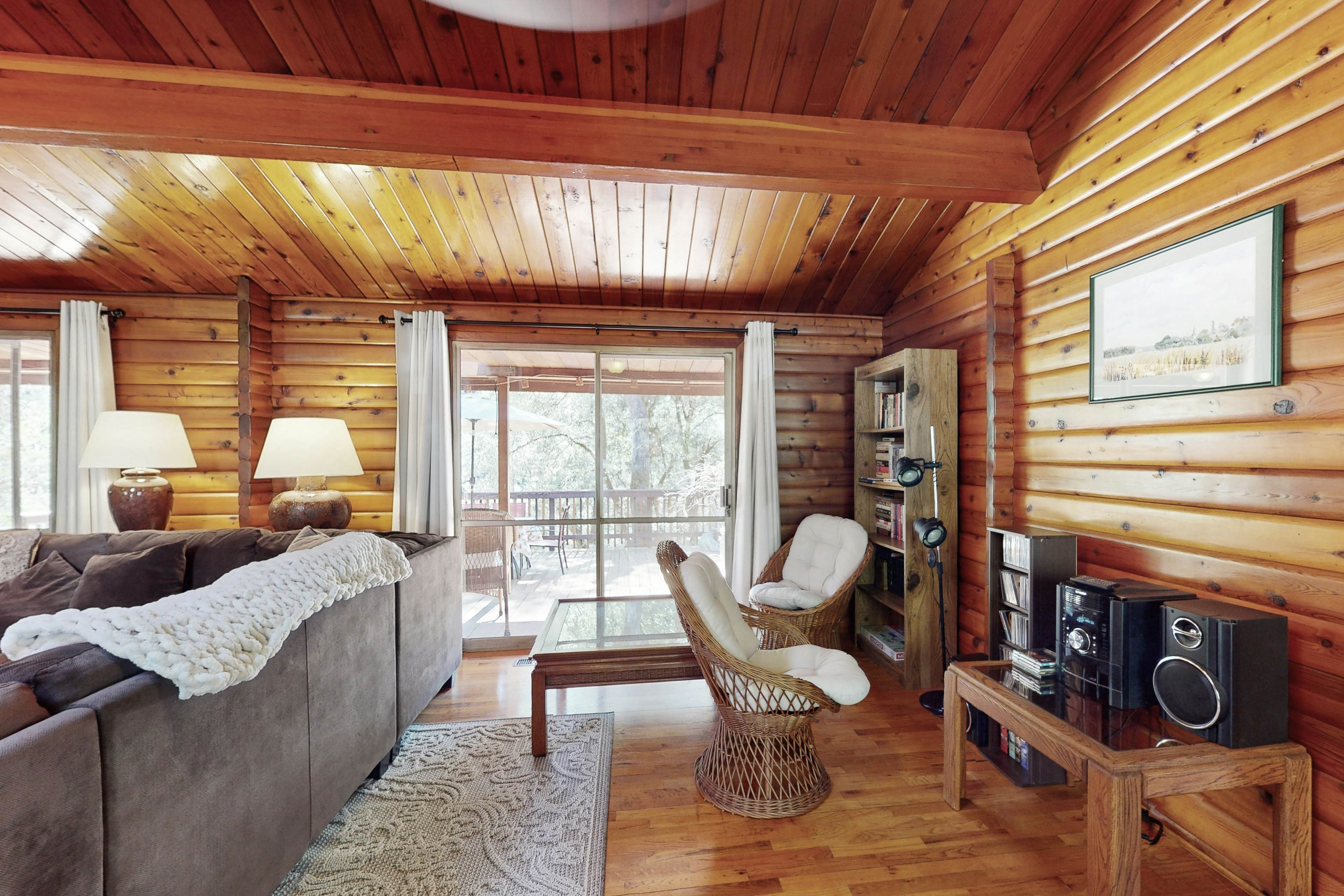 Log Cabin on the River 