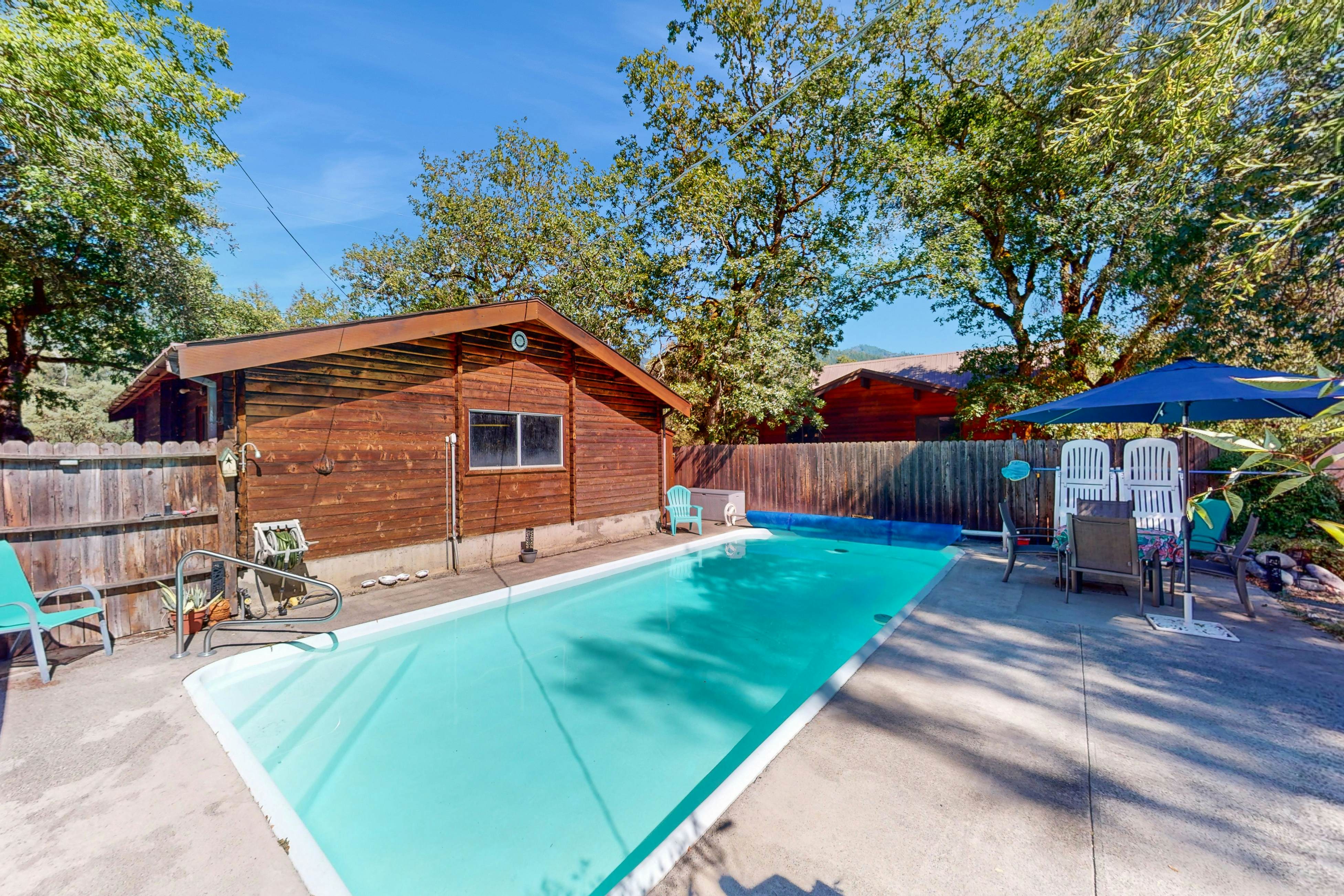 Log Cabin on the River 