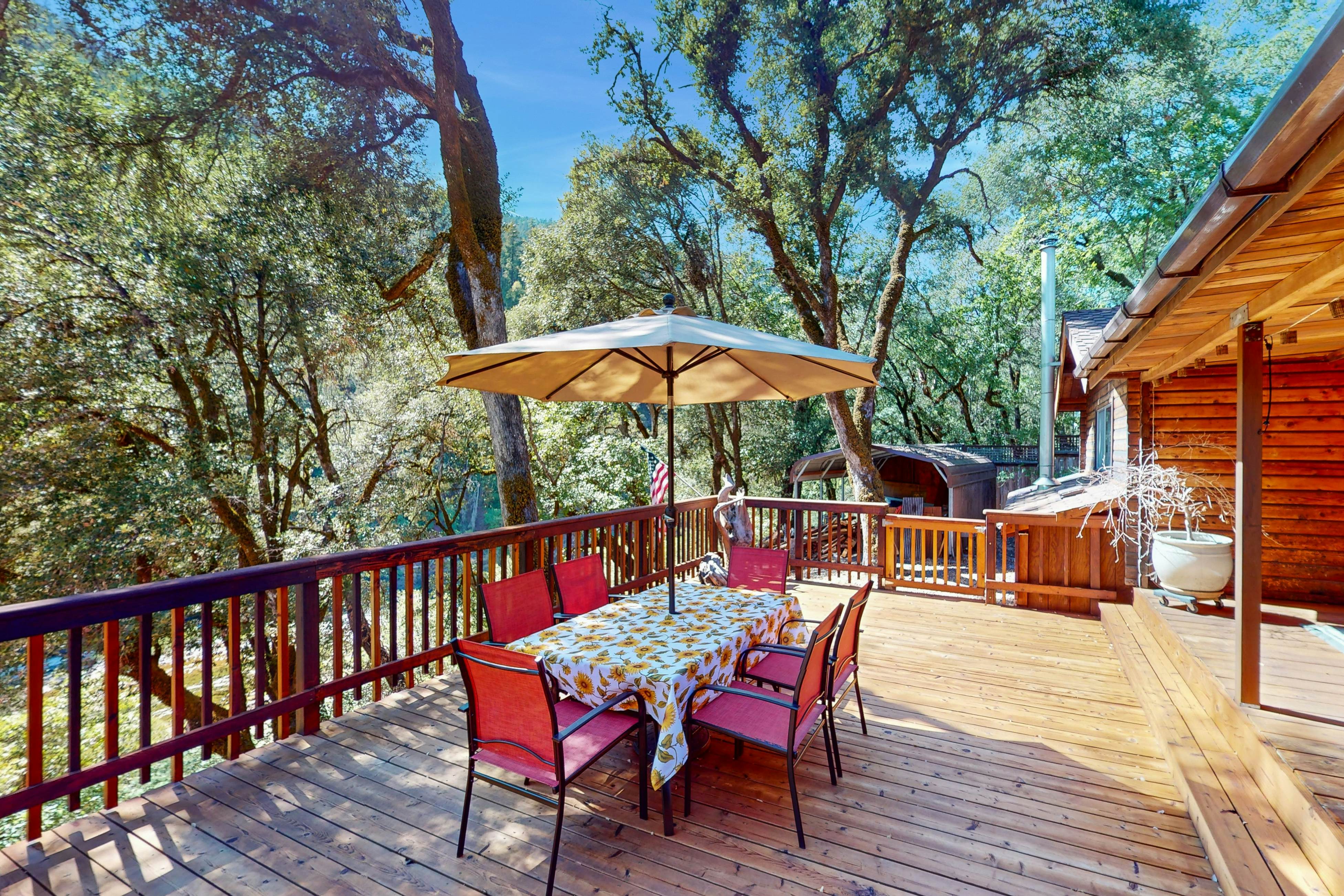 Log Cabin on the River 