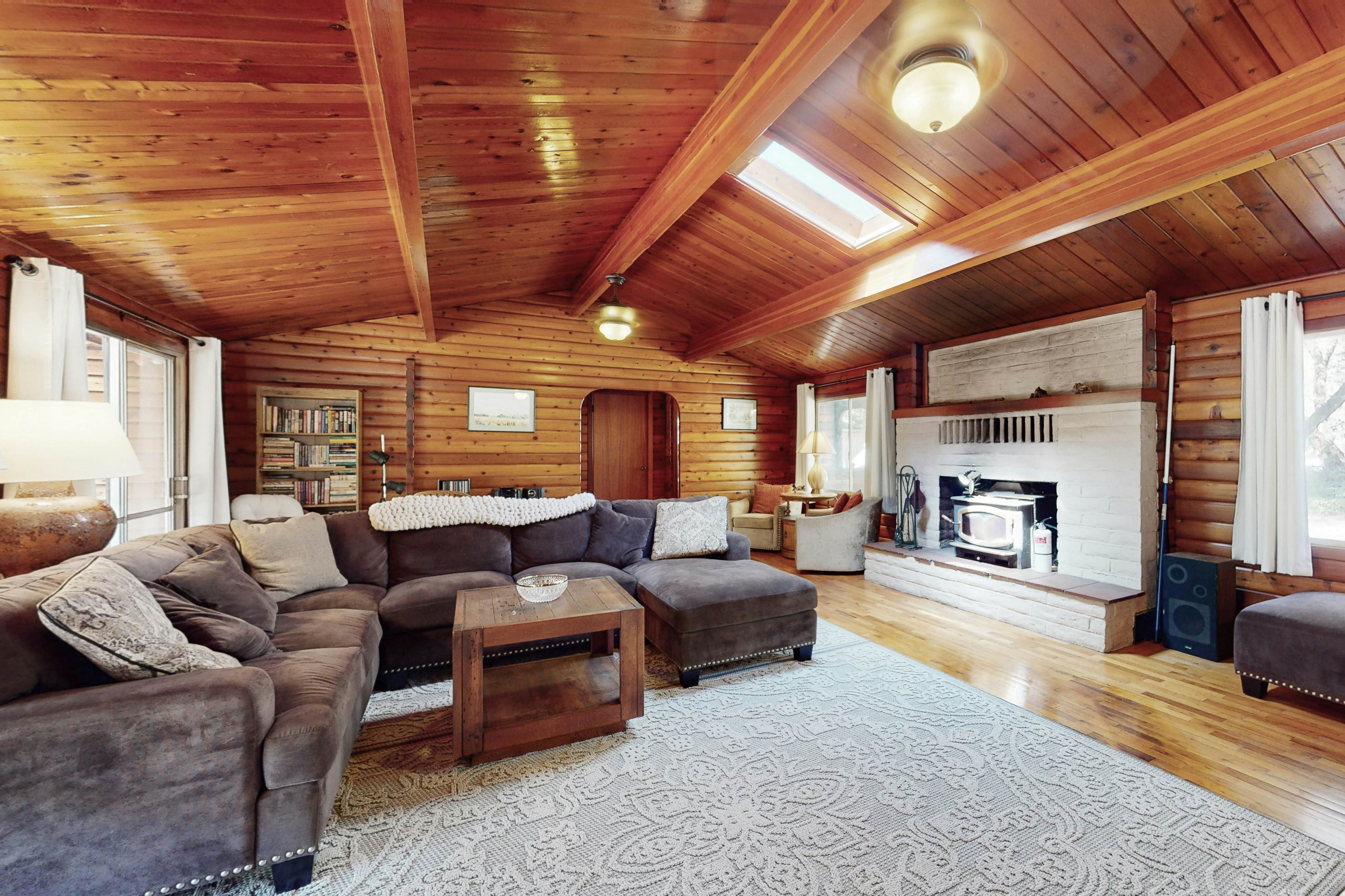 Log Cabin on the River 