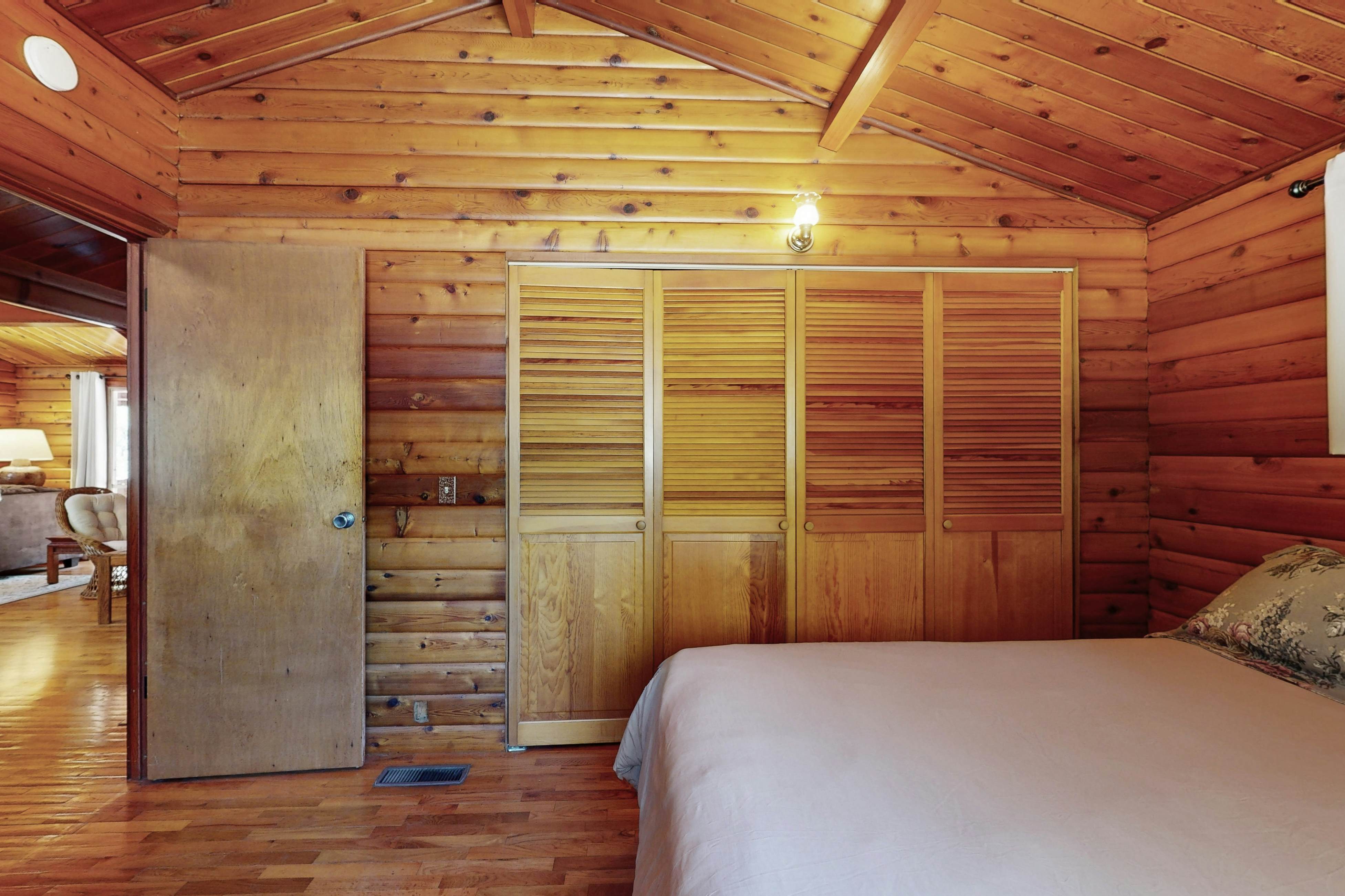 Log Cabin on the River 