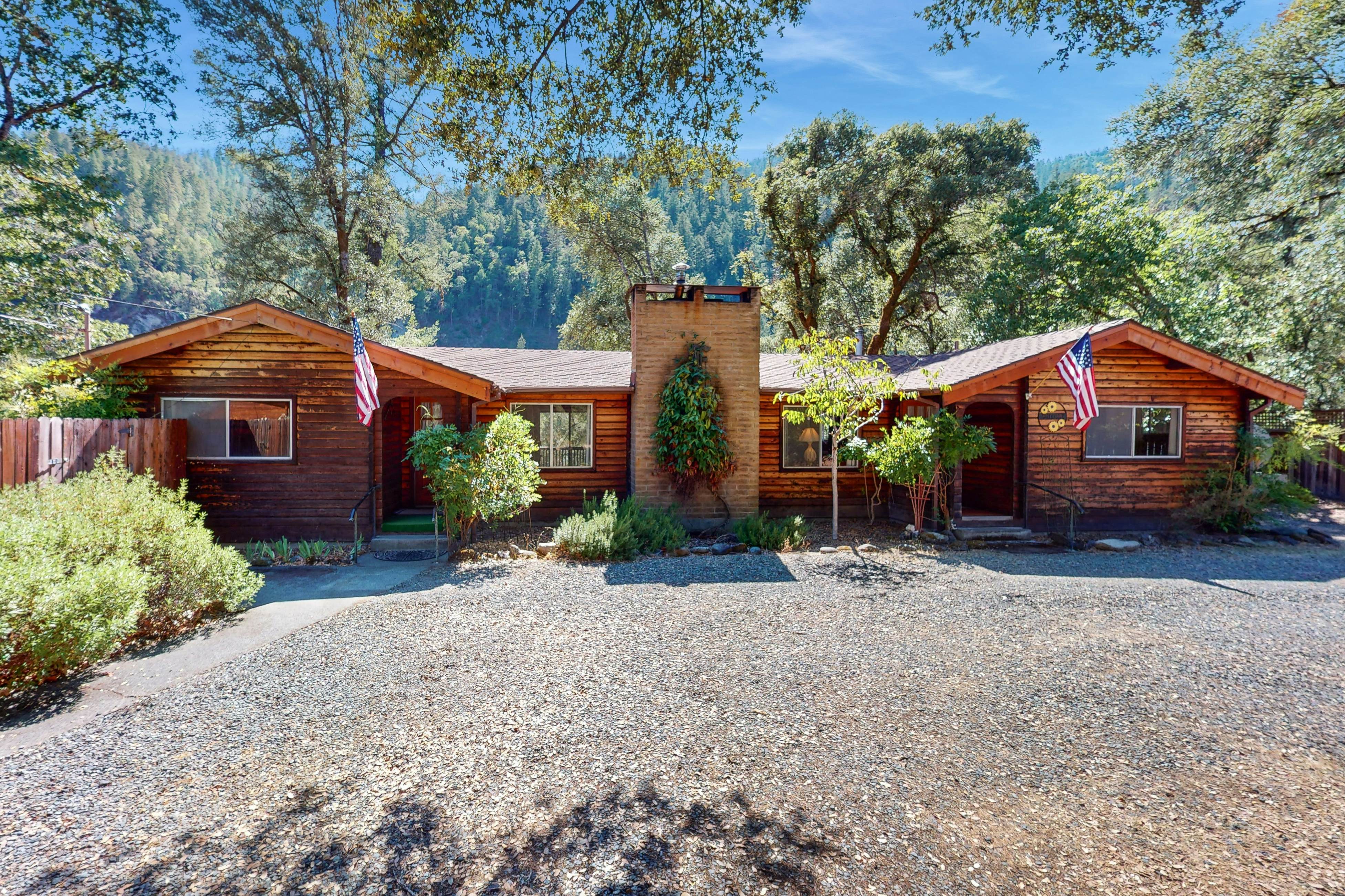 Log Cabin on the River 