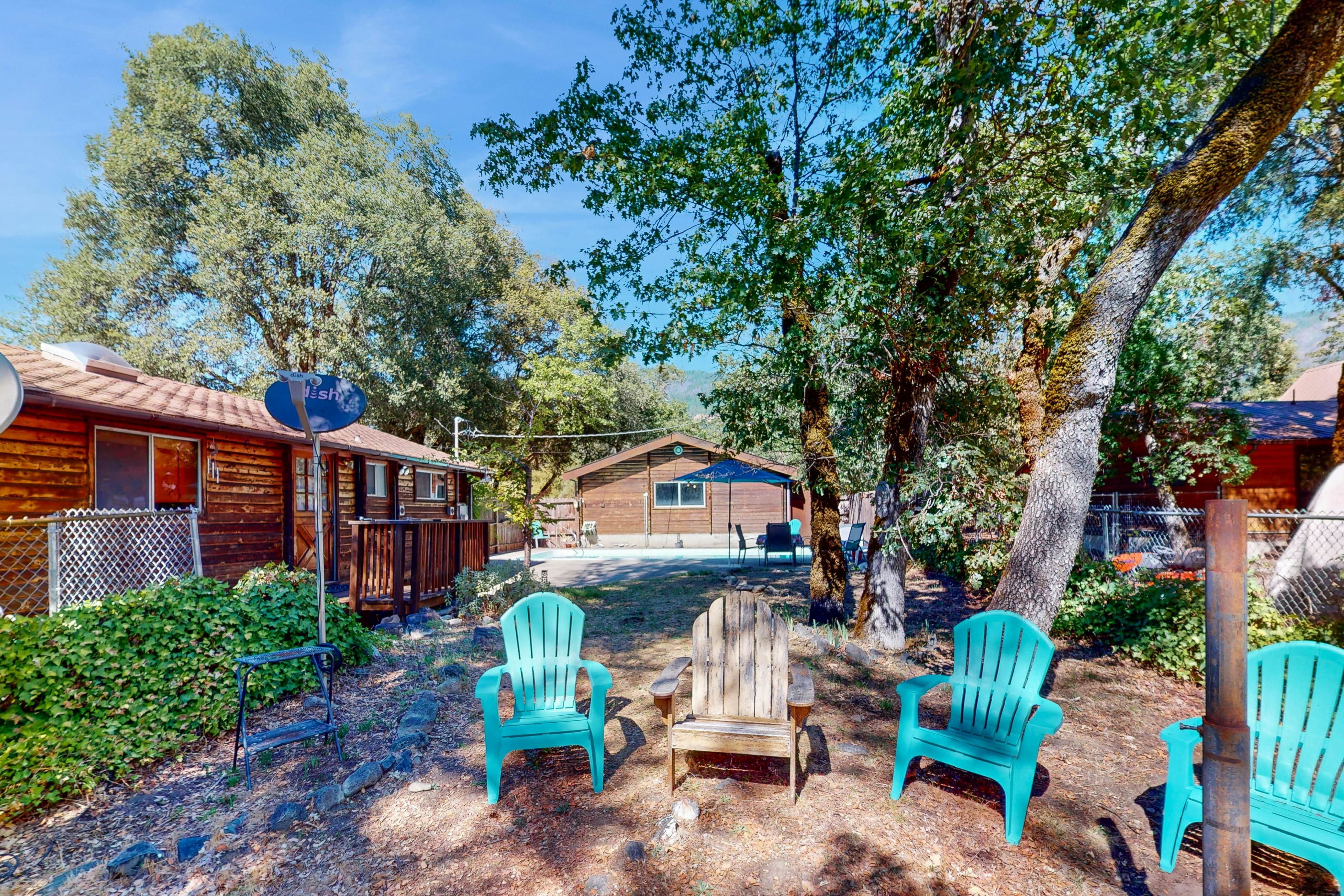 Log Cabin on the River 