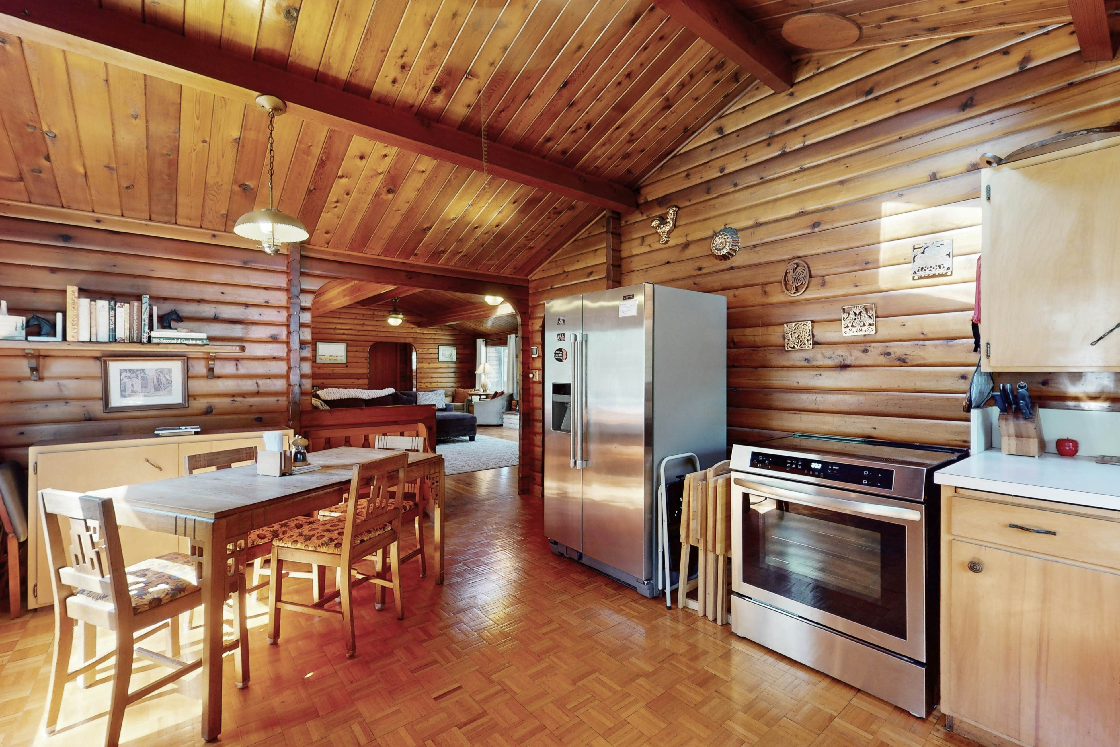 Log Cabin on the River 