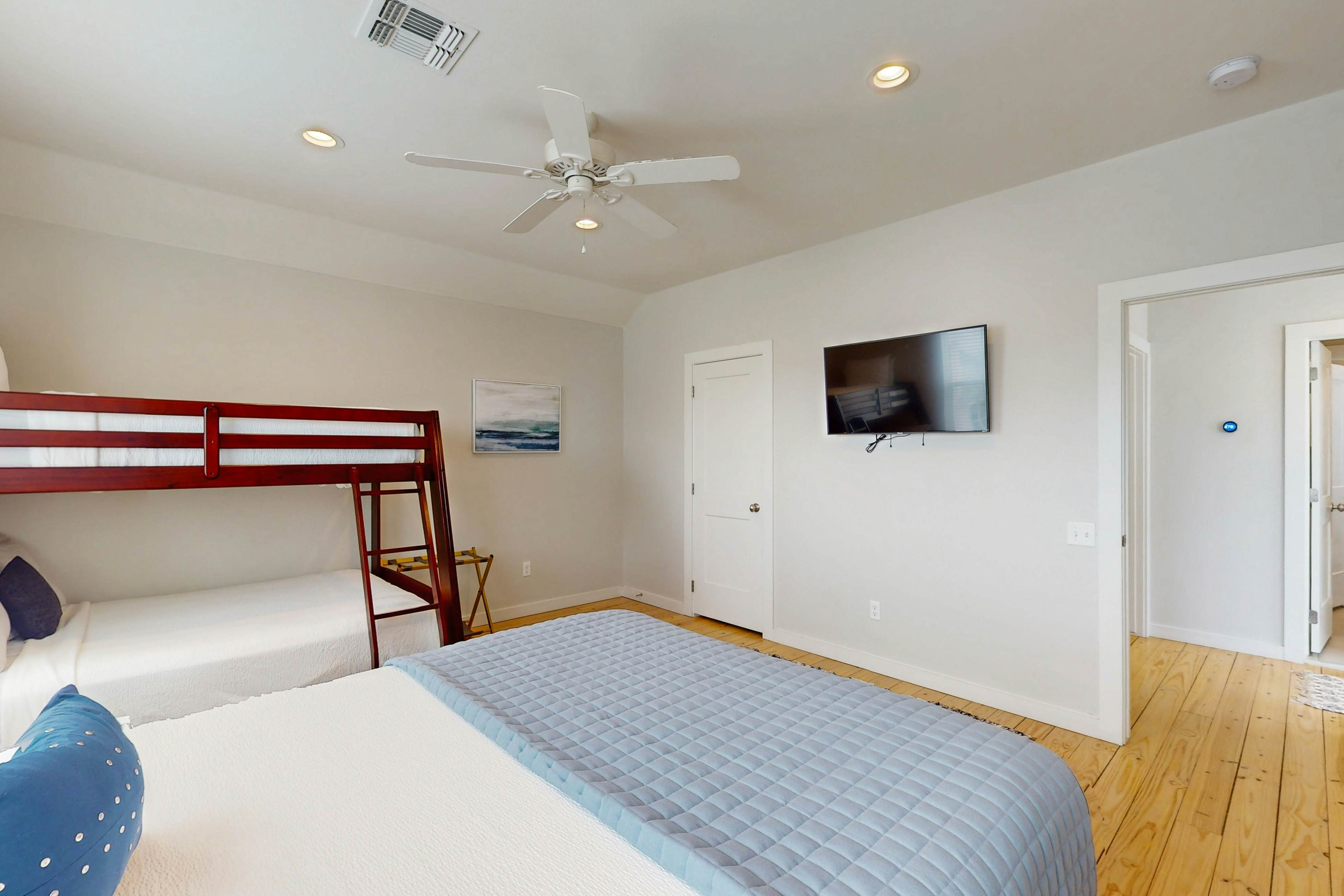 Beach Bummz Bungalow 