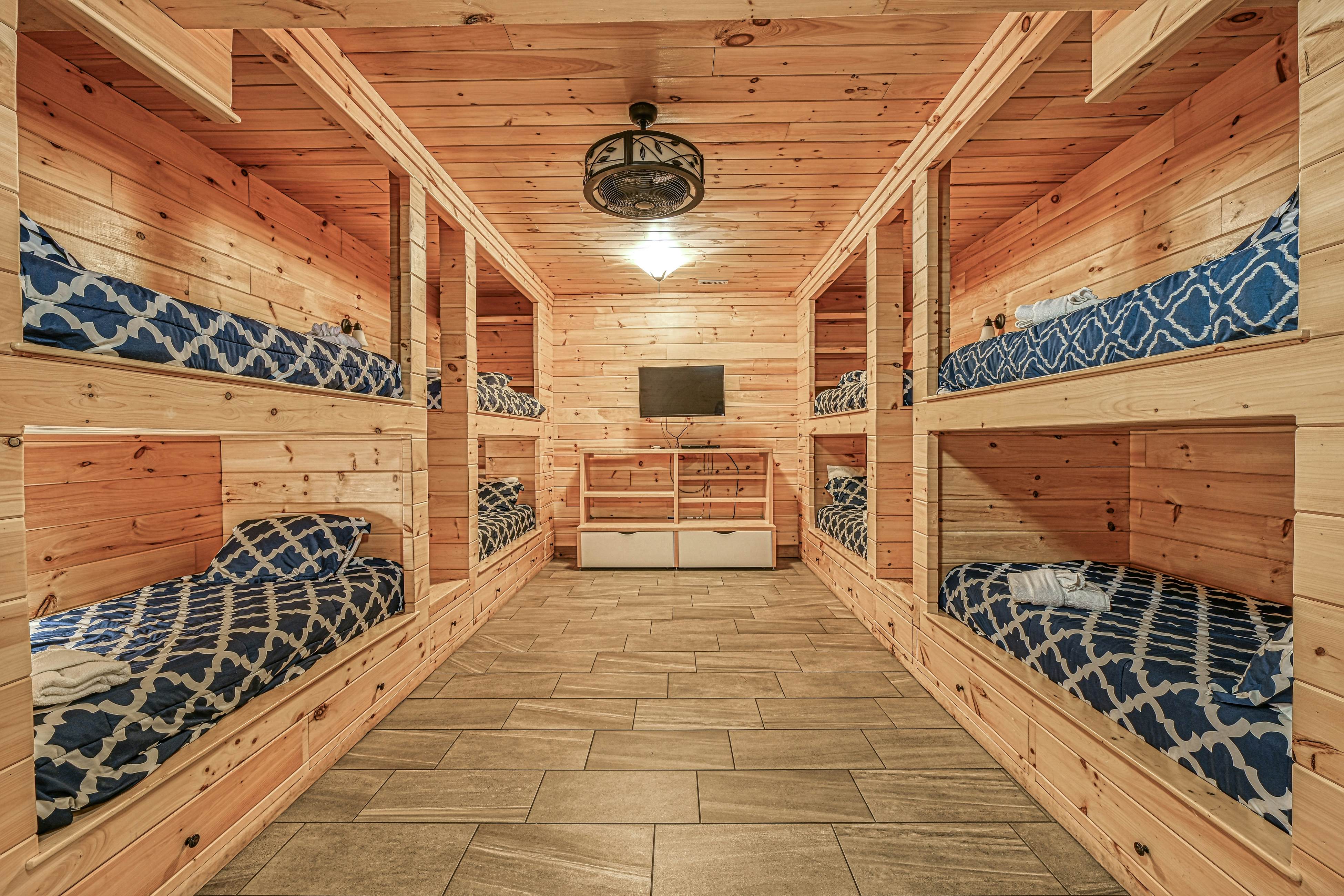 Lakefront Loggin' Off