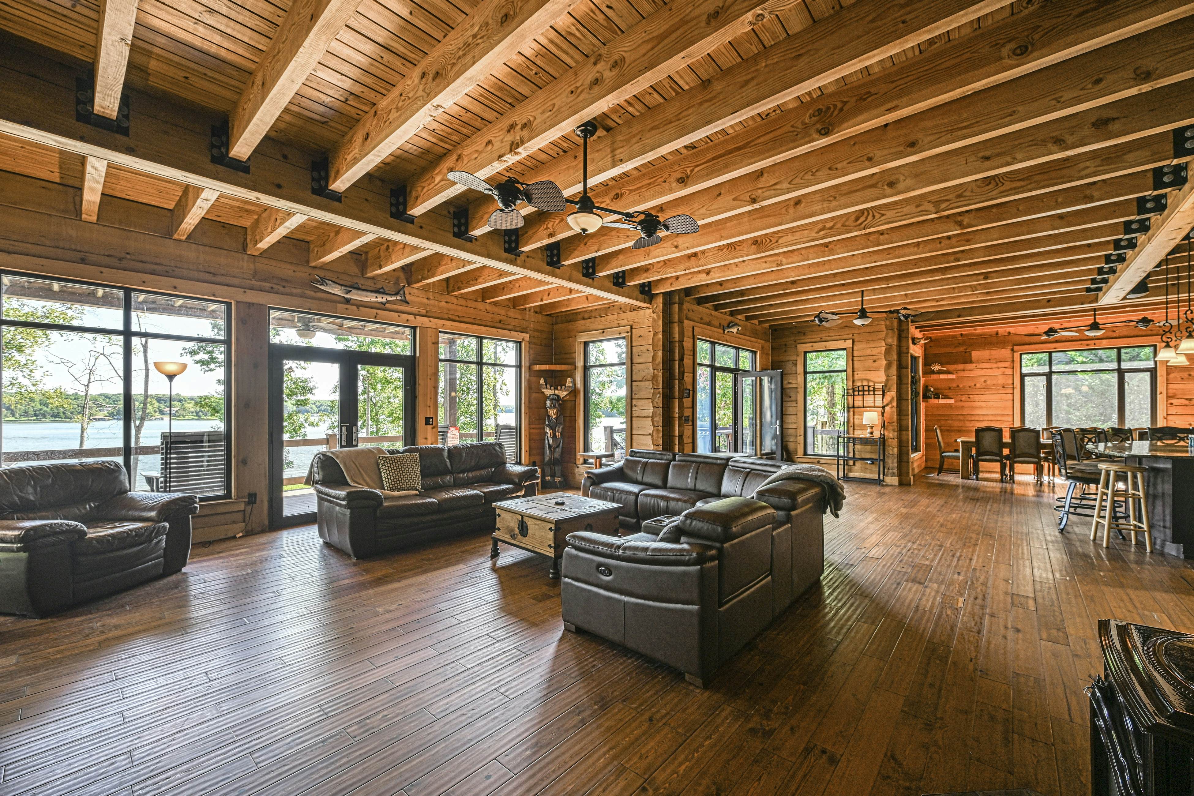 Lakefront Loggin' Off