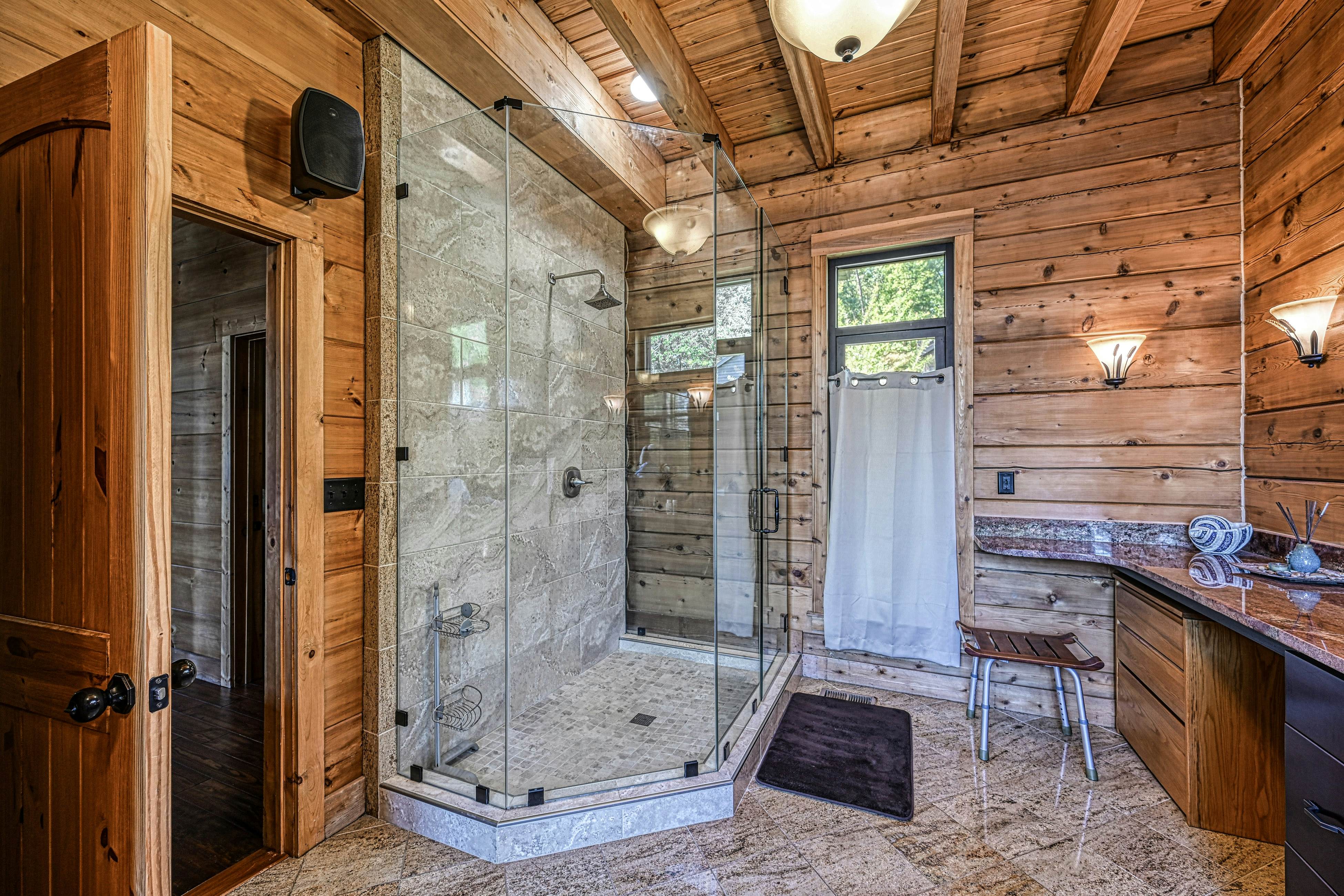 Lakefront Loggin' Off