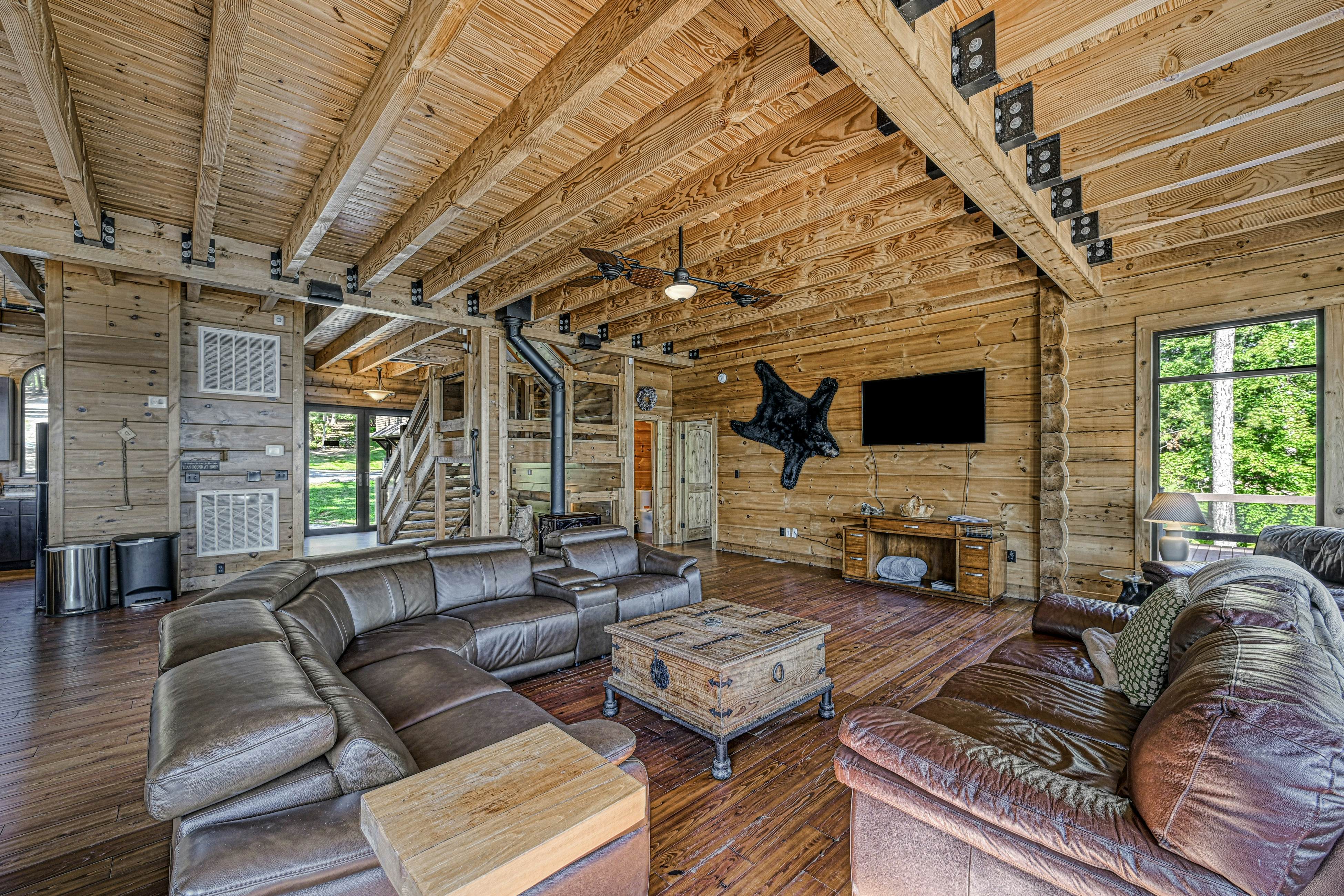 Lakefront Loggin' Off