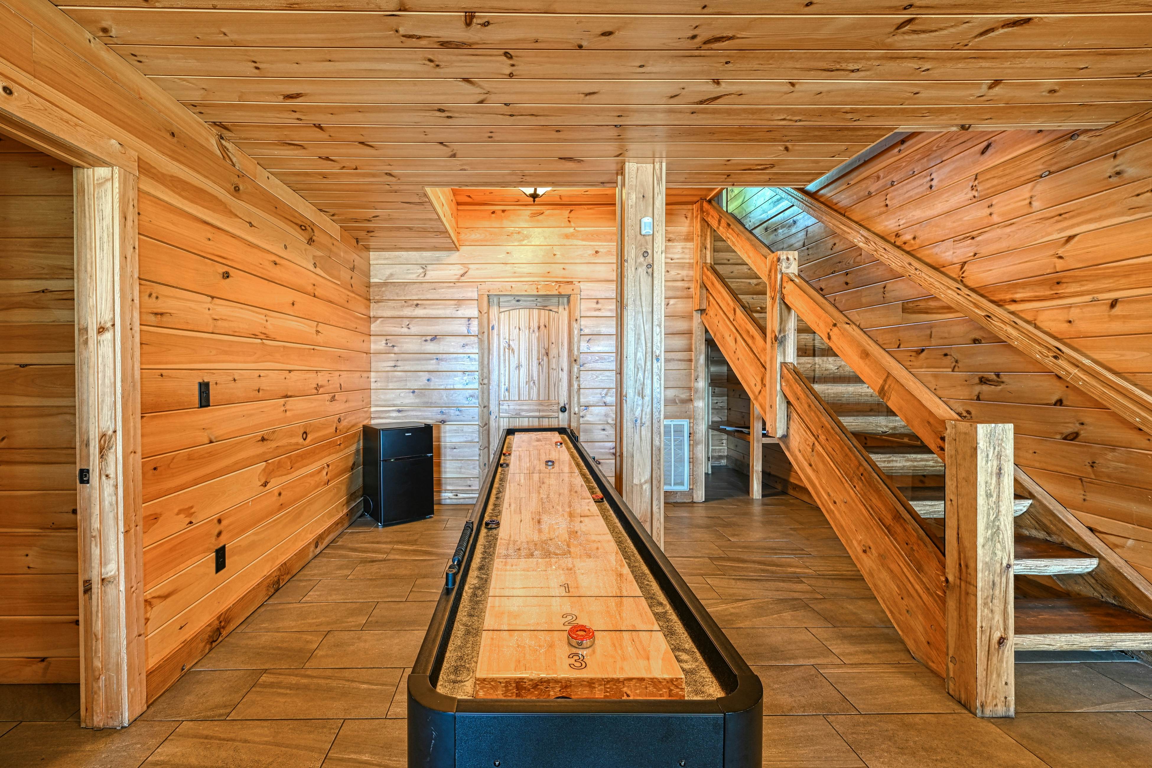 Lakefront Loggin' Off