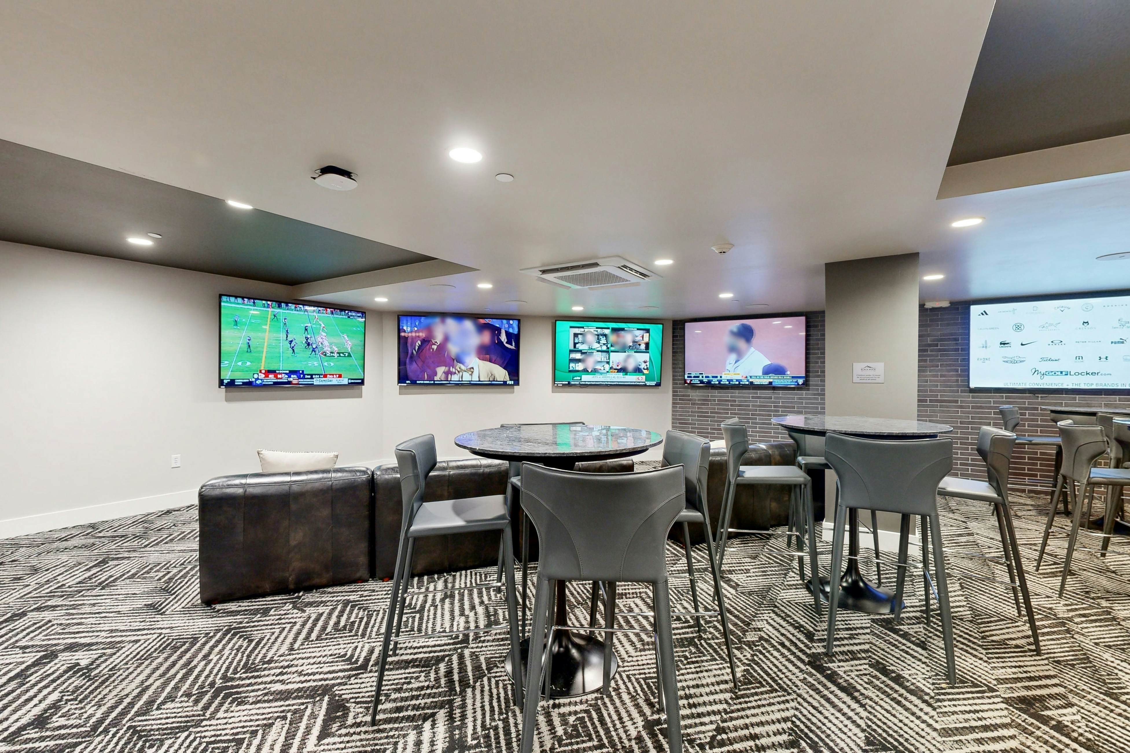 418B - Black Rock Mountain Resort