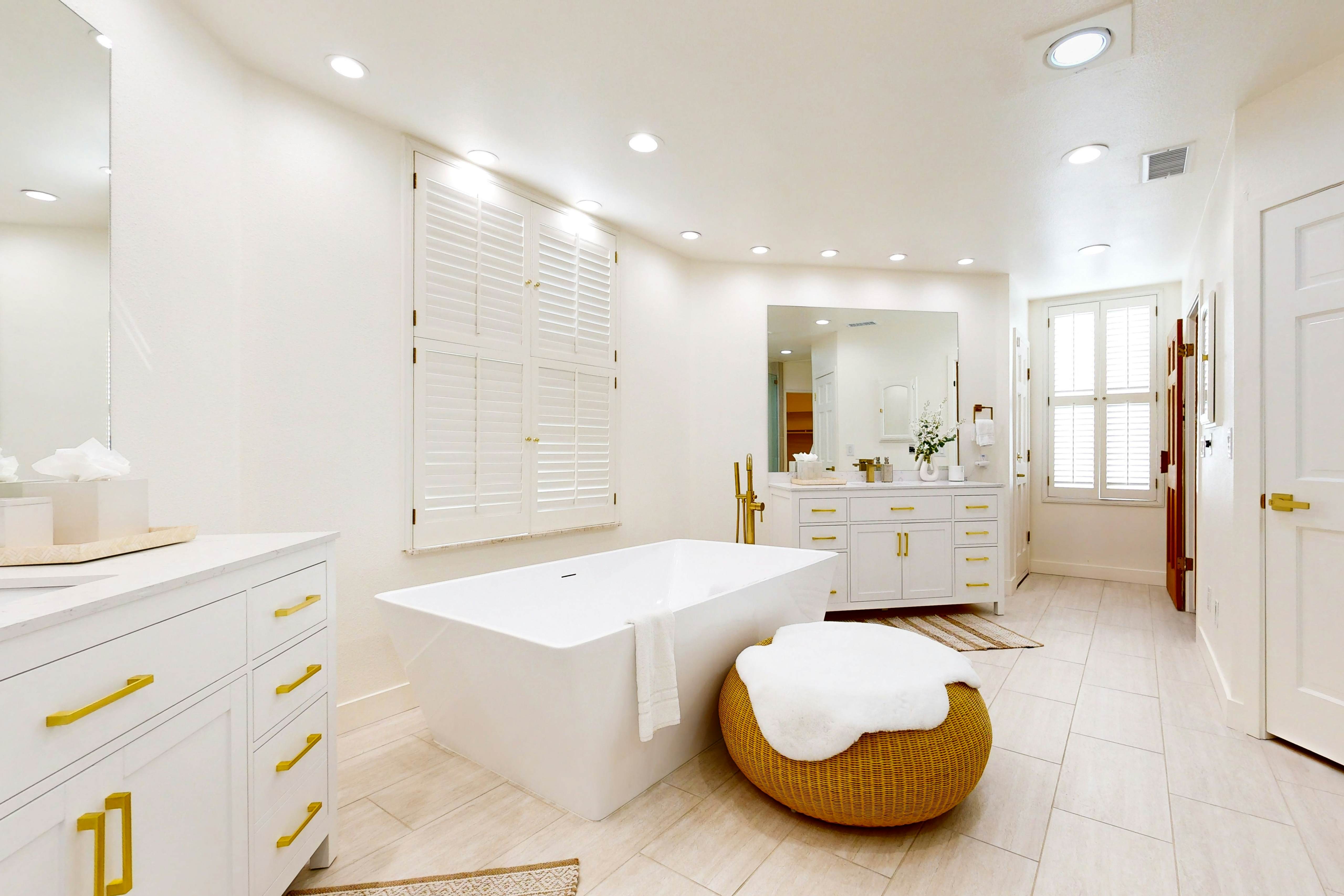 Escape to Paradise Valley 