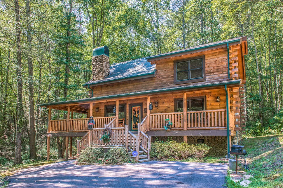 Bearfoot Retreat Cabin | 3 BD Sevierville, TN Vacation Rental | Vacasa